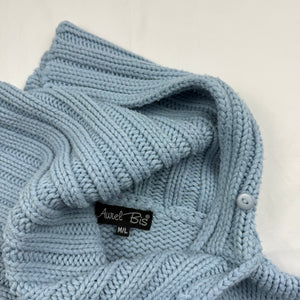 Baby blue knitted turtleneck jumper (M/L)