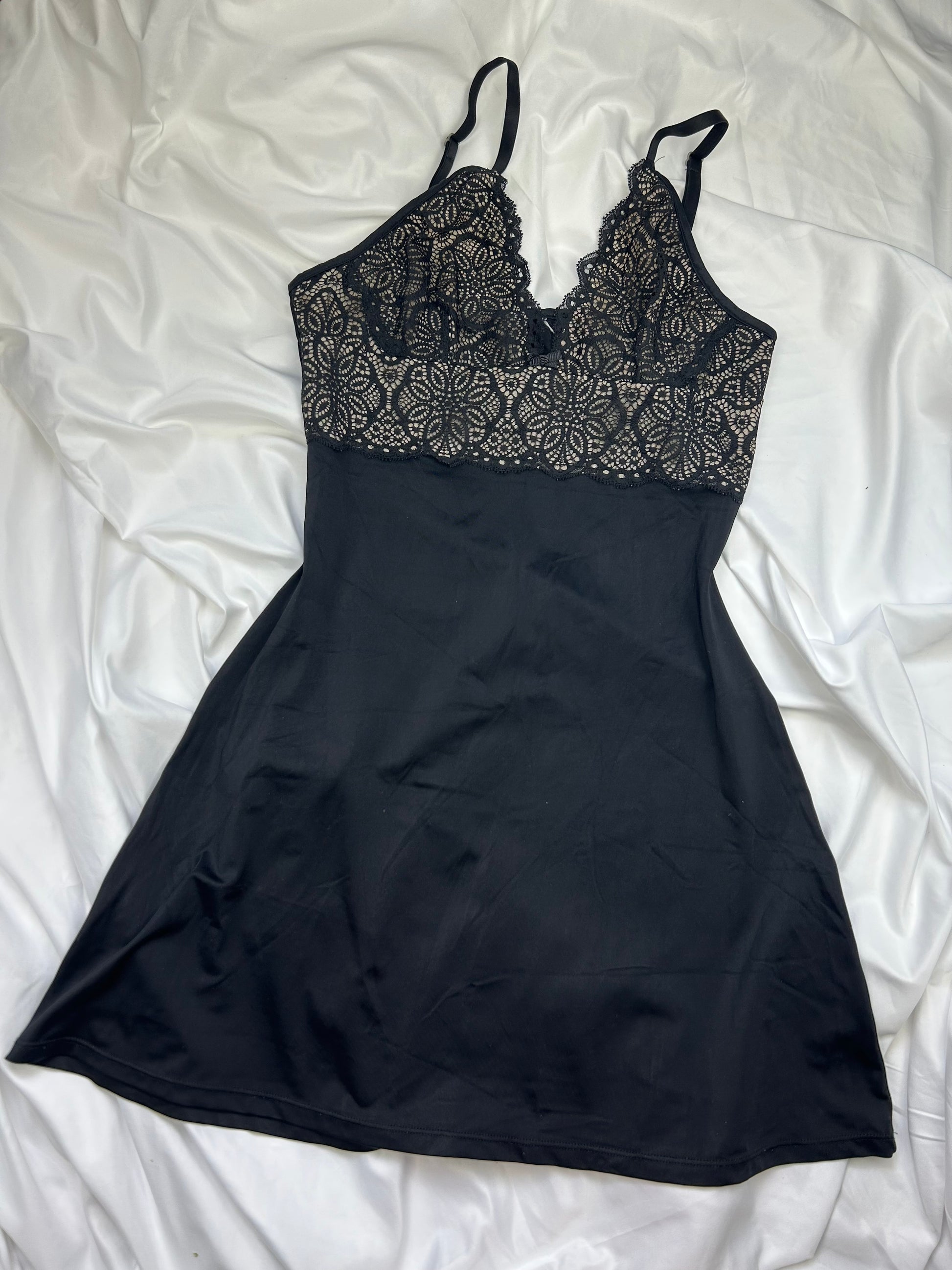 Black lace satin babydoll mini dress (S)