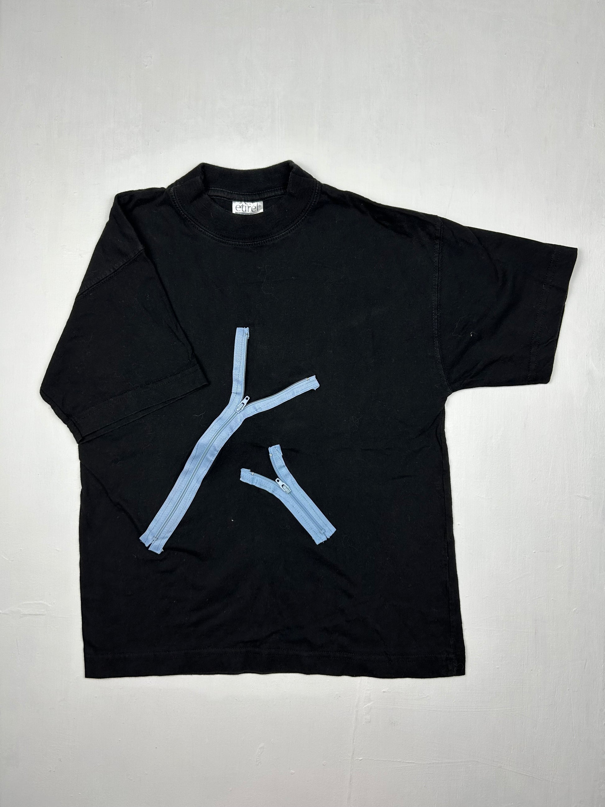 Black cotton zip up detail tee (S/M)