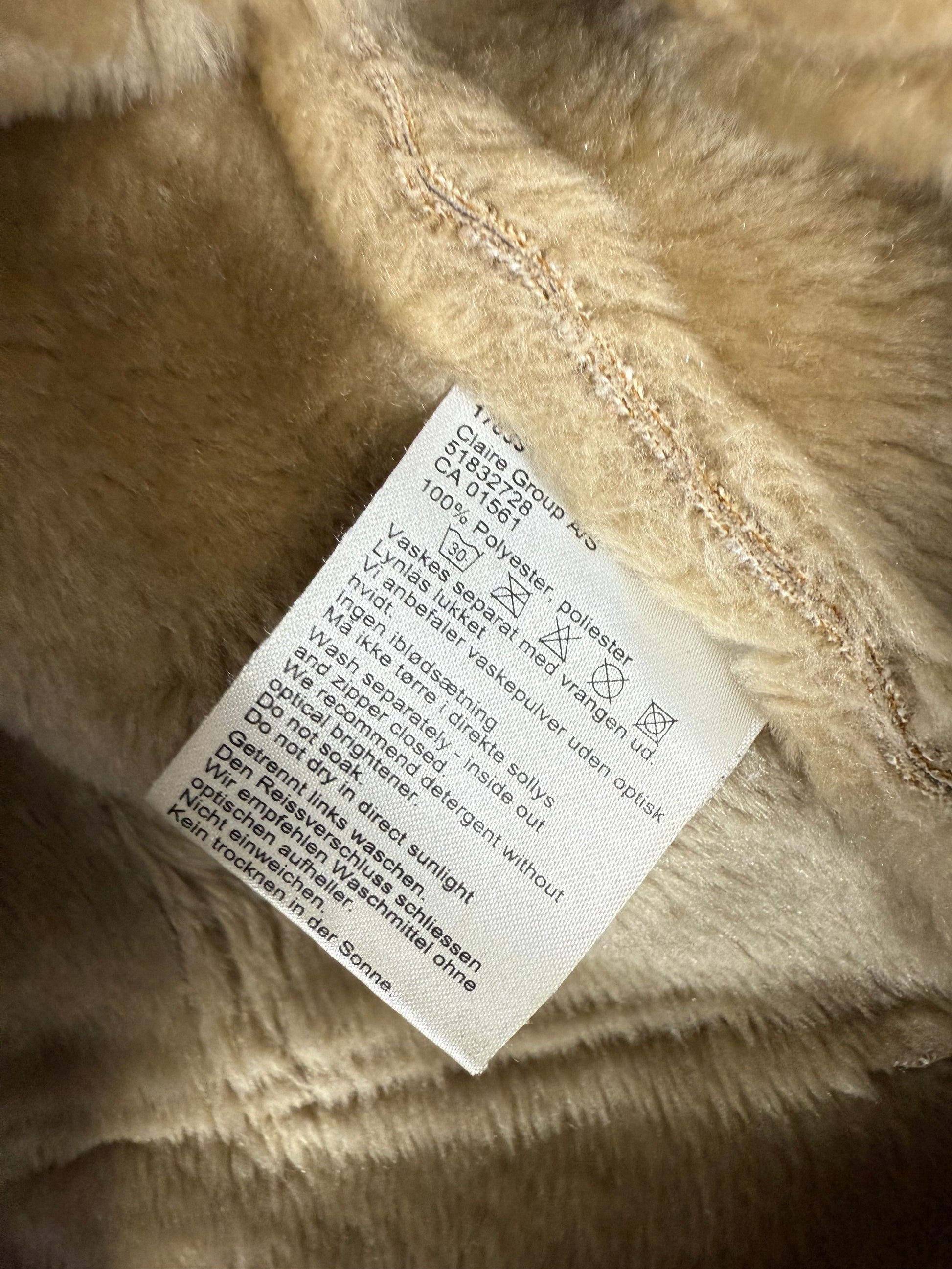 Beige suede inside faux fur jacket (L)