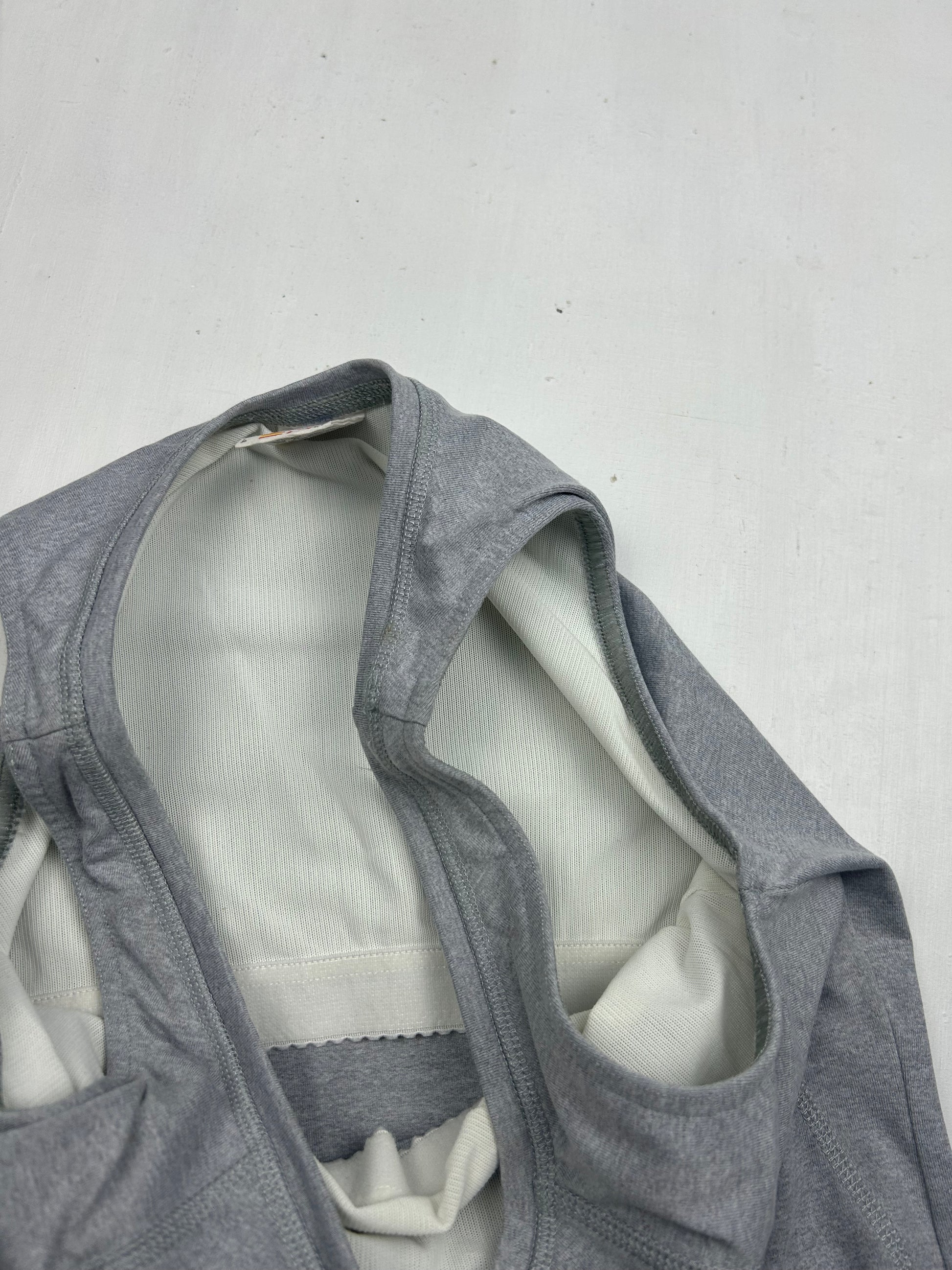 Grey tight fit tank top with bra (S)