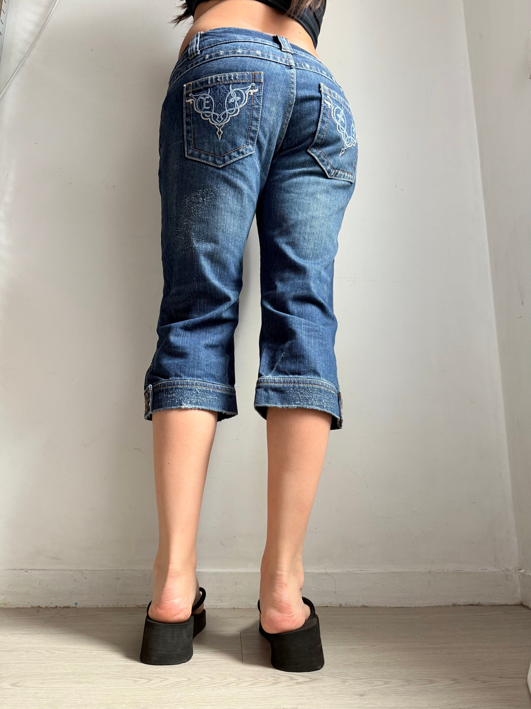 Blue denim capri pants (M)