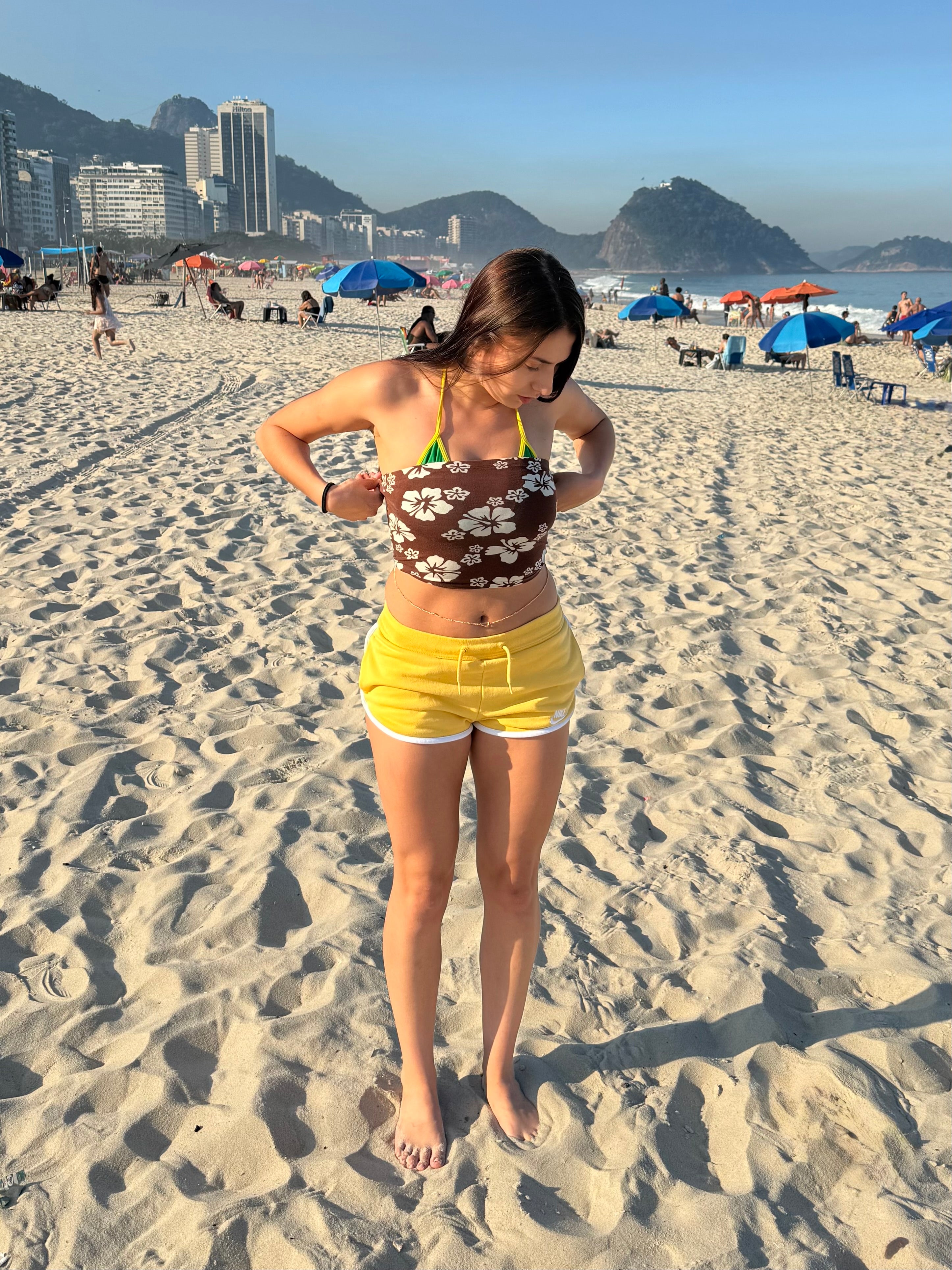 Yellow activewear low rise mini short (XS)
