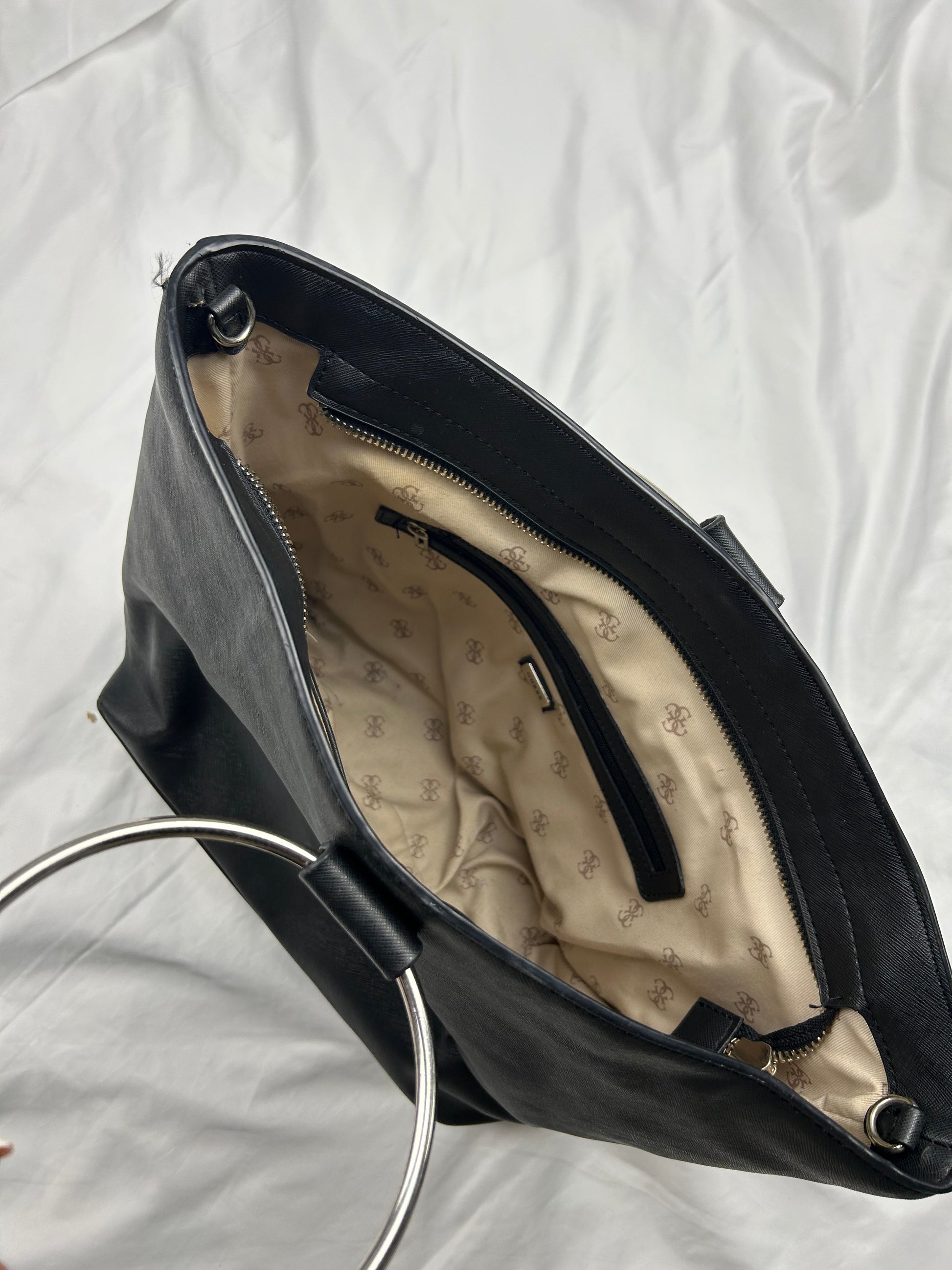 Black hoop straps handbag (40x26 cm)