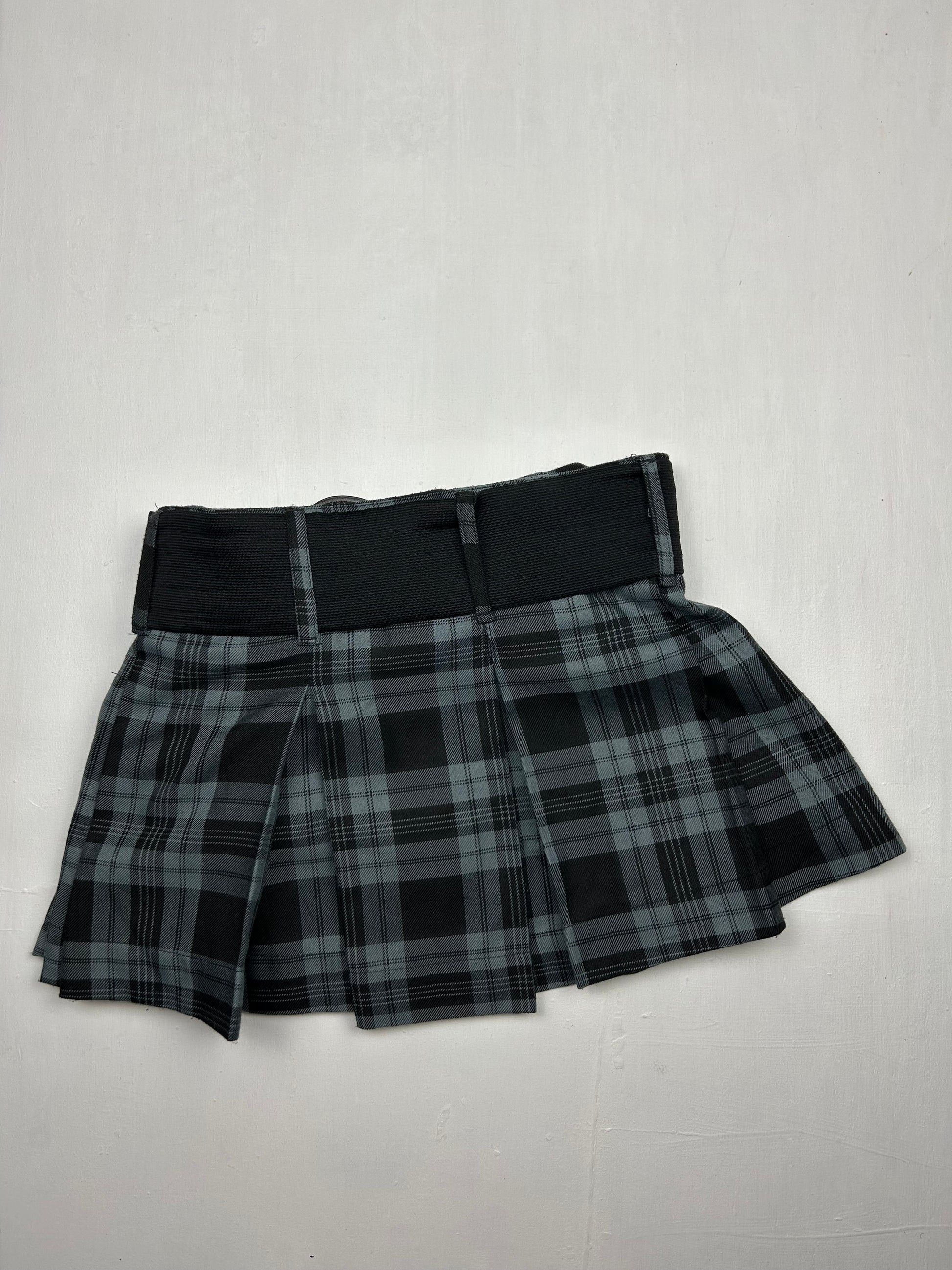 Black & grey check print low rise belt pleated skirt (S/M)