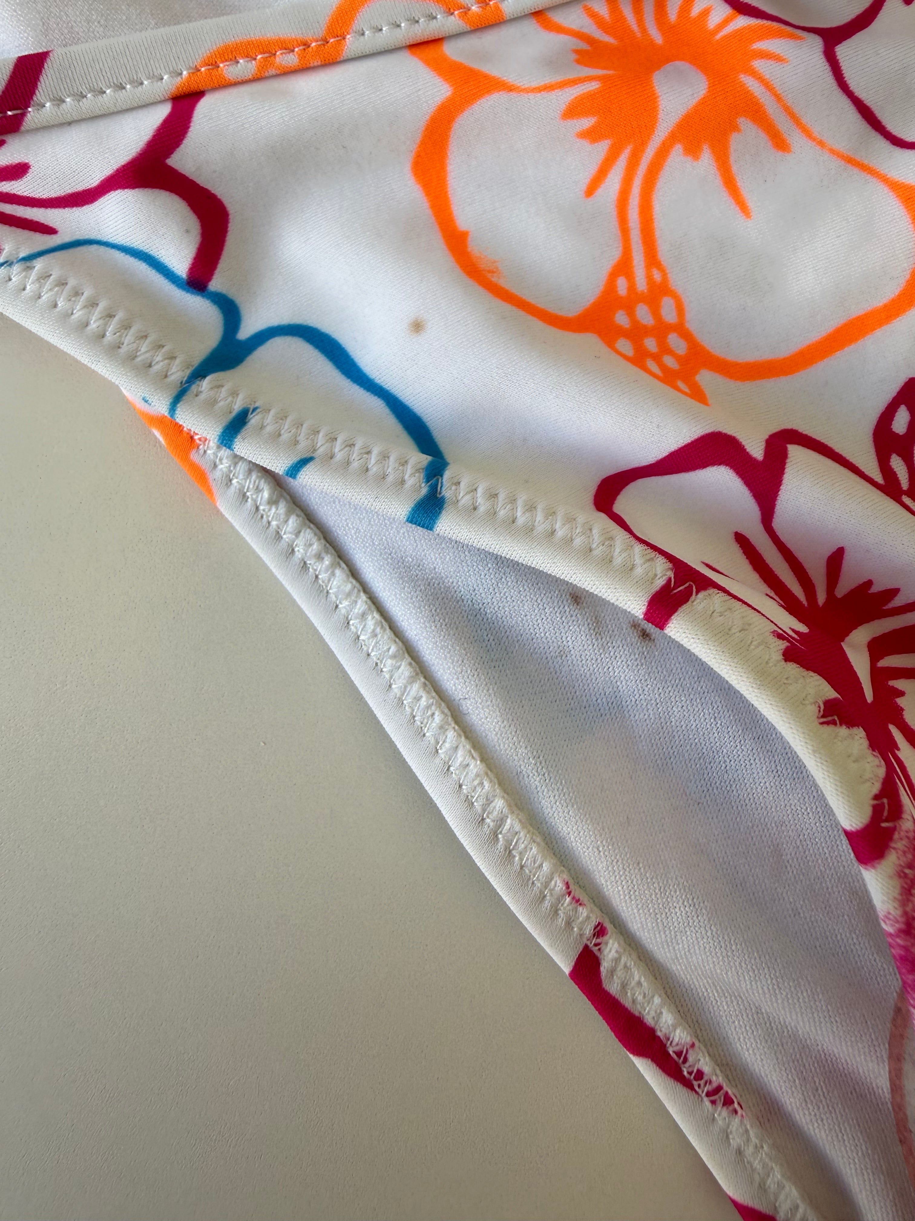 White hibiscus print low rise bikini bottom (S)