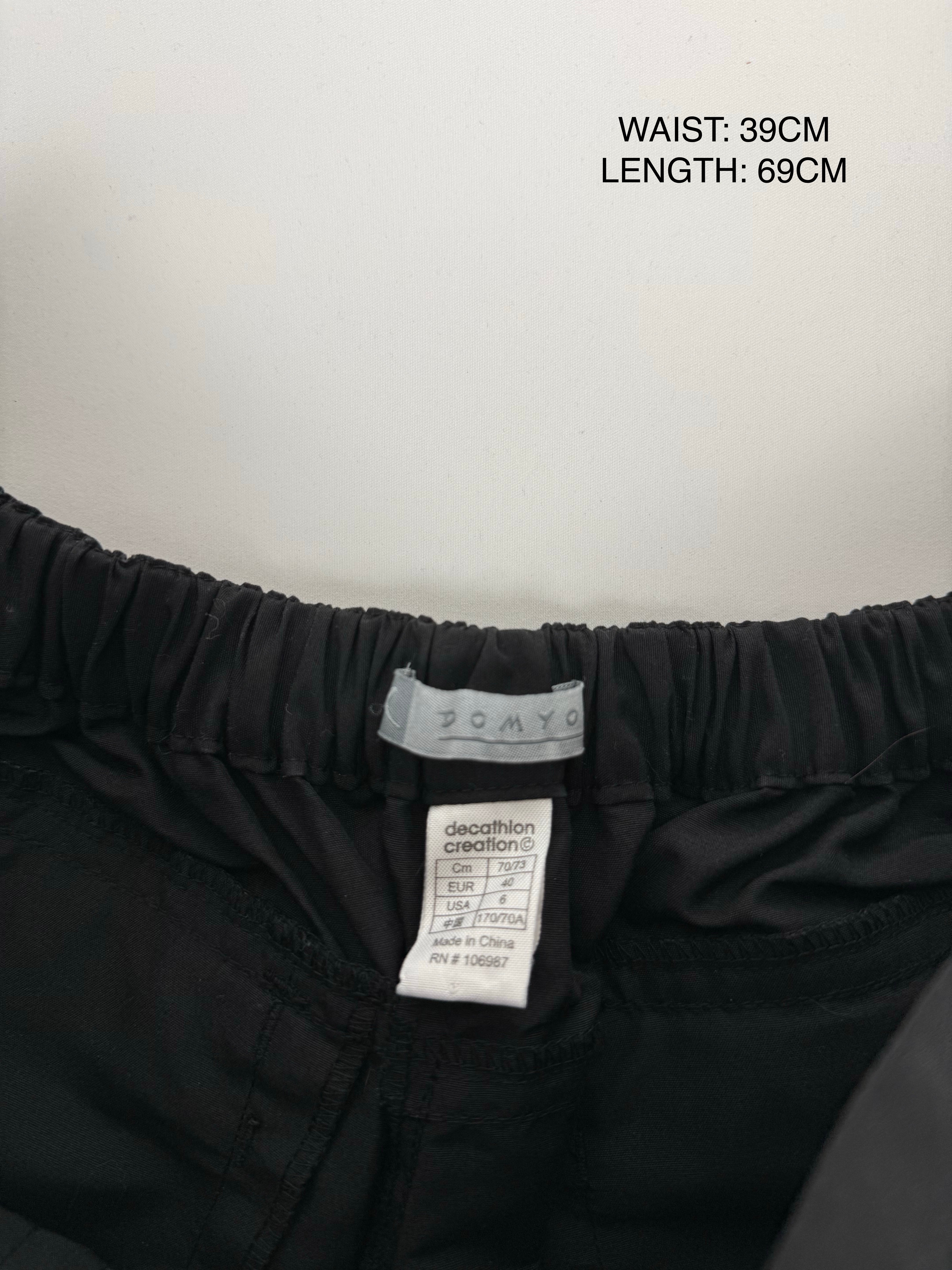 Black low rise baggy capri pants (L)