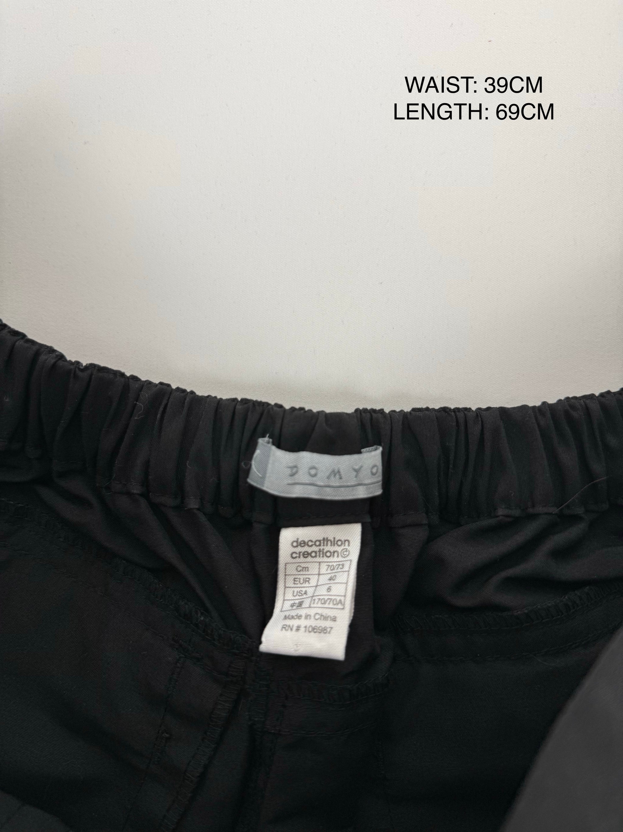 Black low rise baggy capri pants (L)