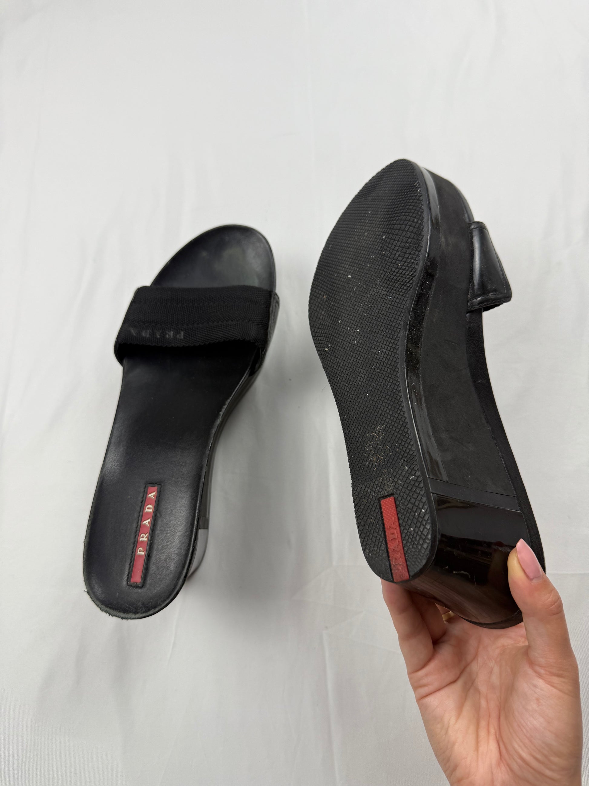 Black logo wedge heels mules (38)