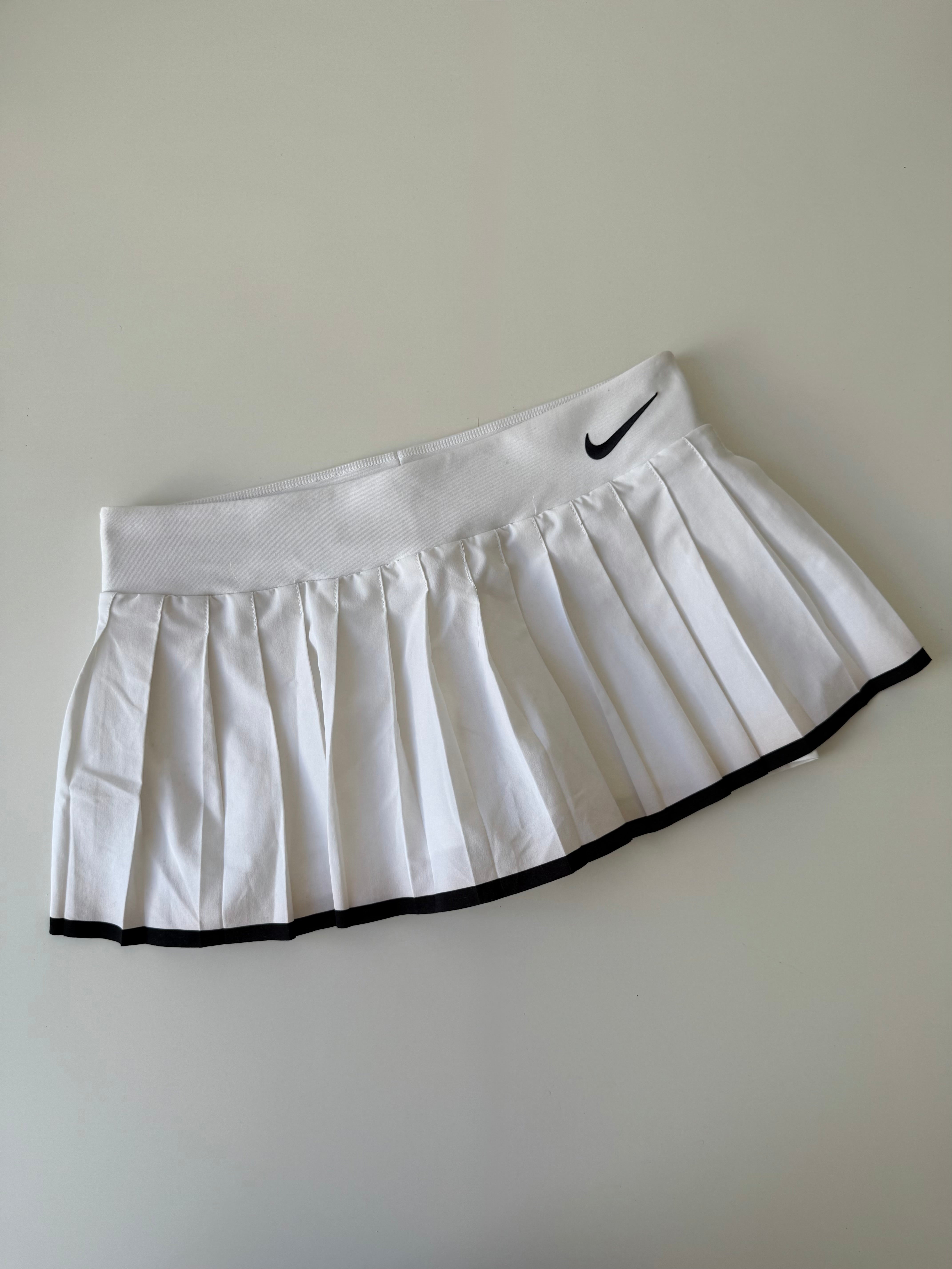 White pleated mini tennis skirt (XS)