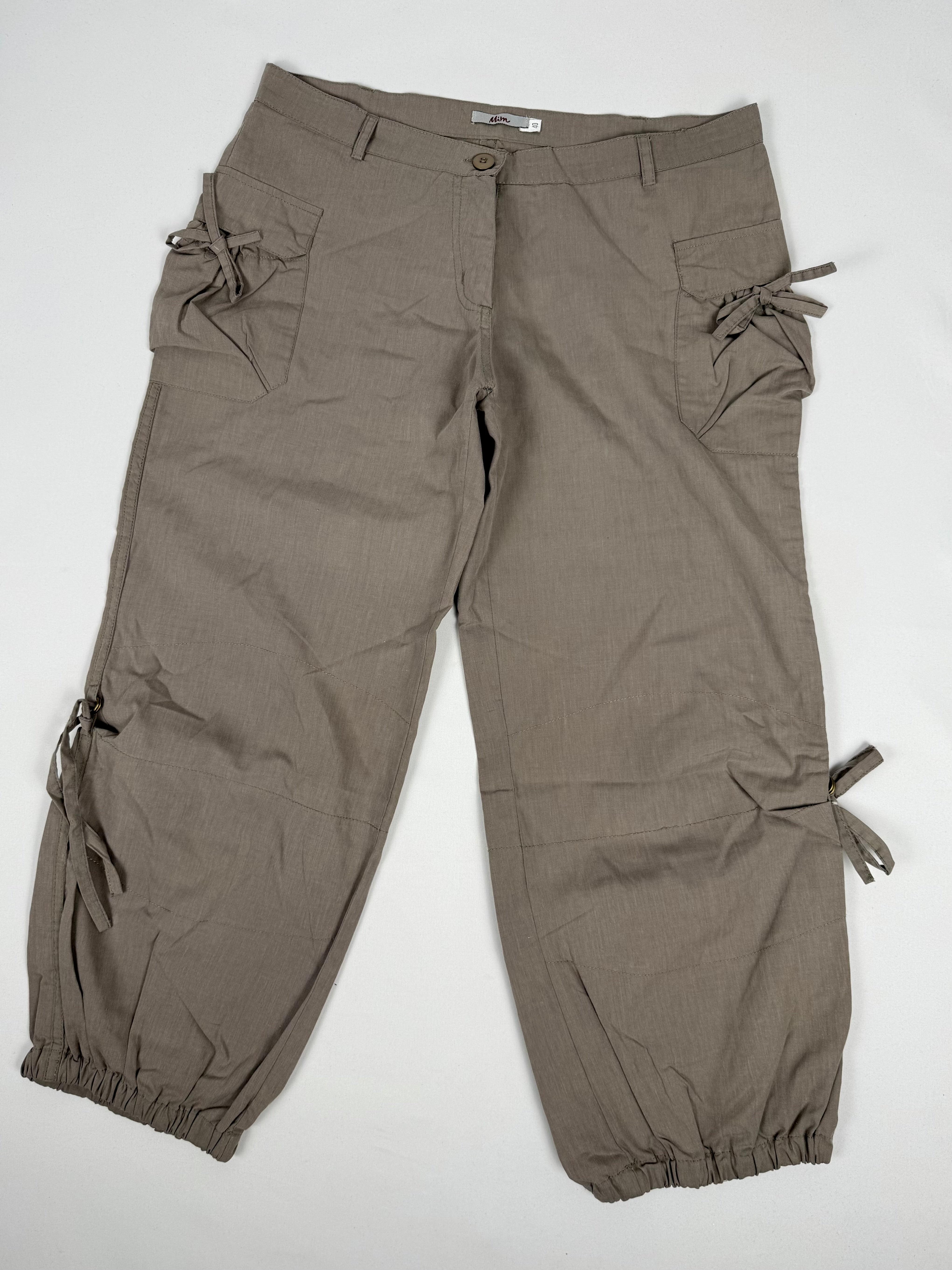 Khaki baggy capri pants (M)
