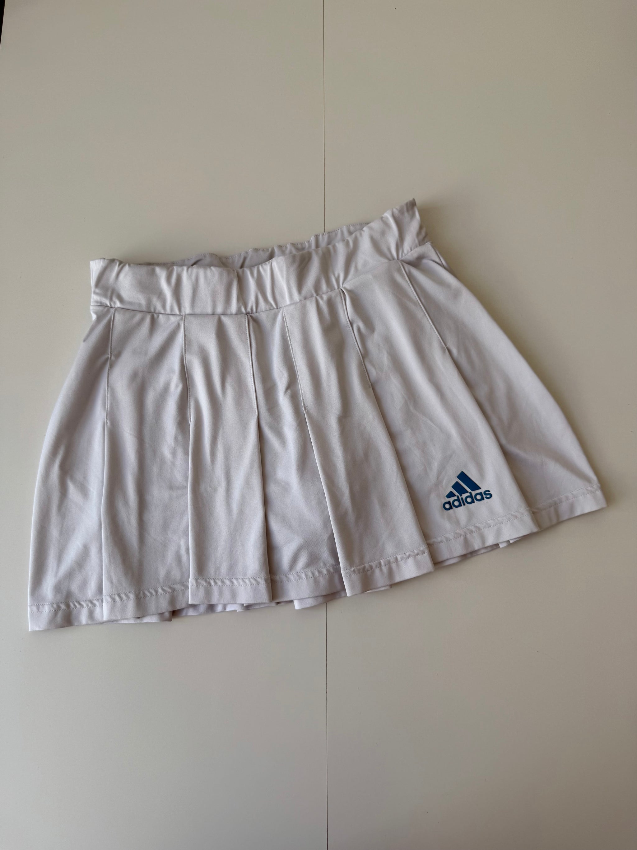 White activewear pleated mini skirt (S)