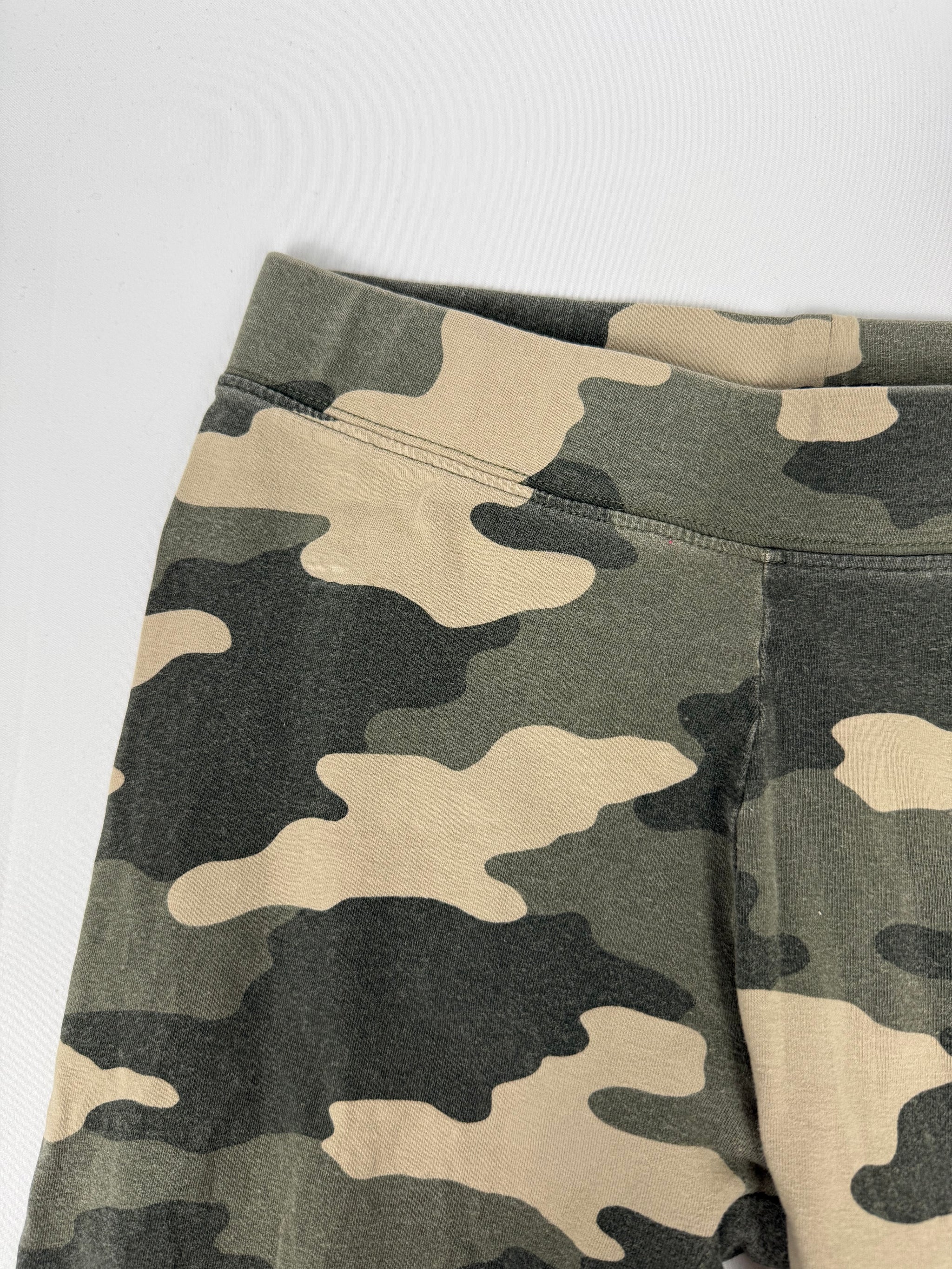 Khaki camo print leggings capri pants (S)