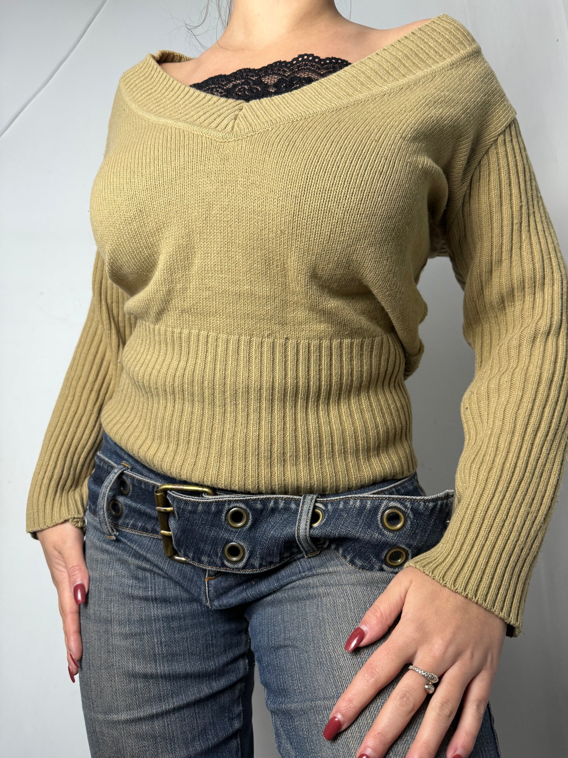 Beige V neck jumper (L)