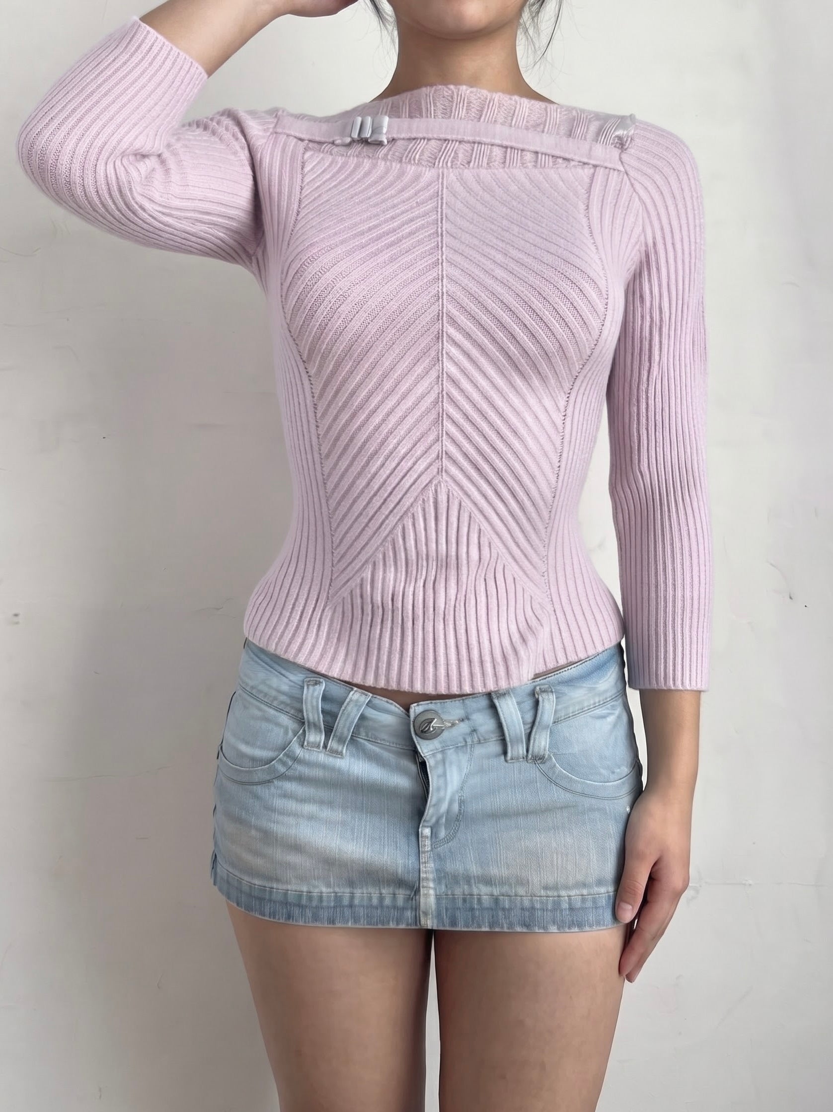 Mini-robe en maille grise à manches courtes avec nouage (S)