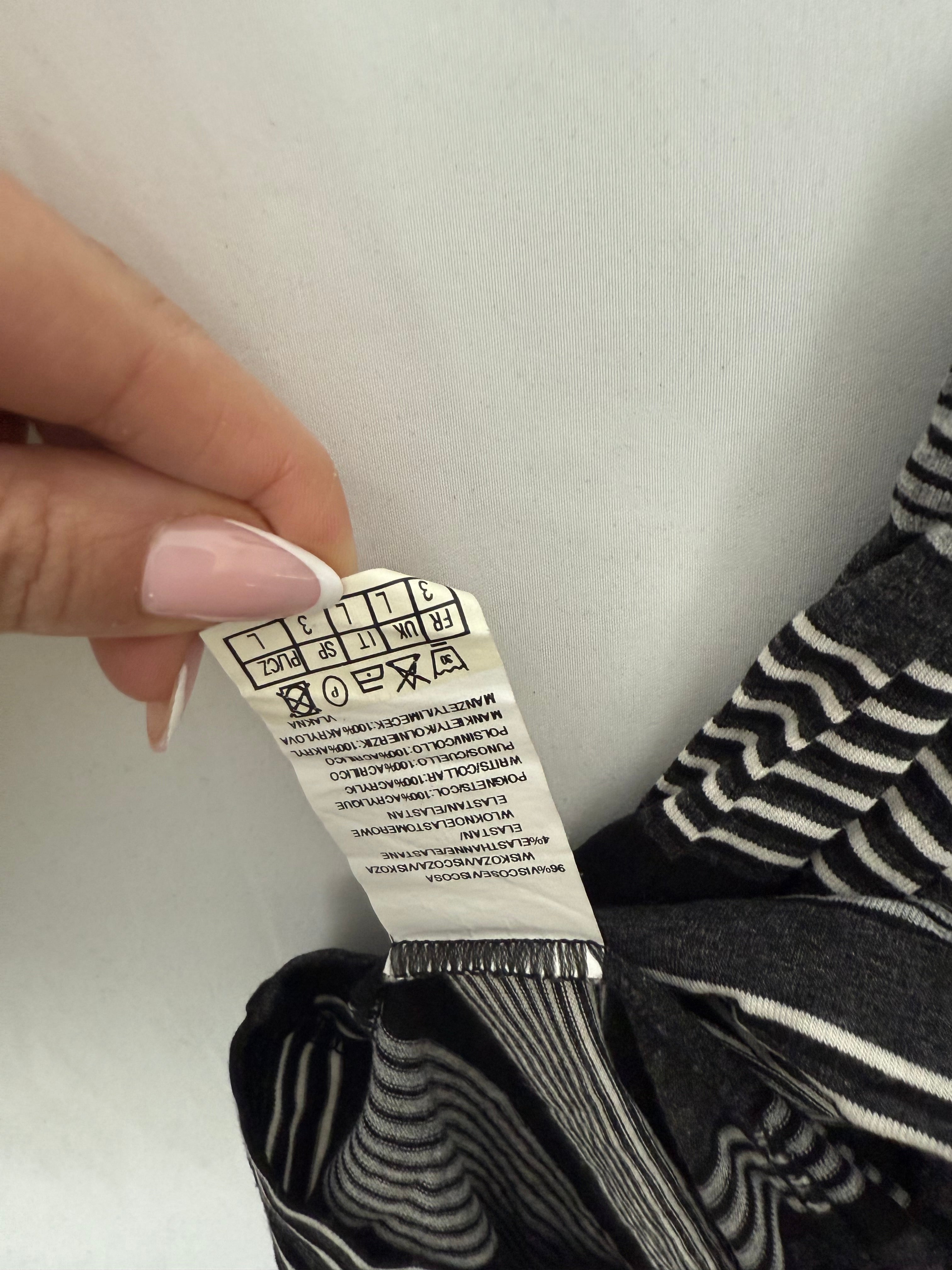Grey striped turtleneck long sleeves top (L)