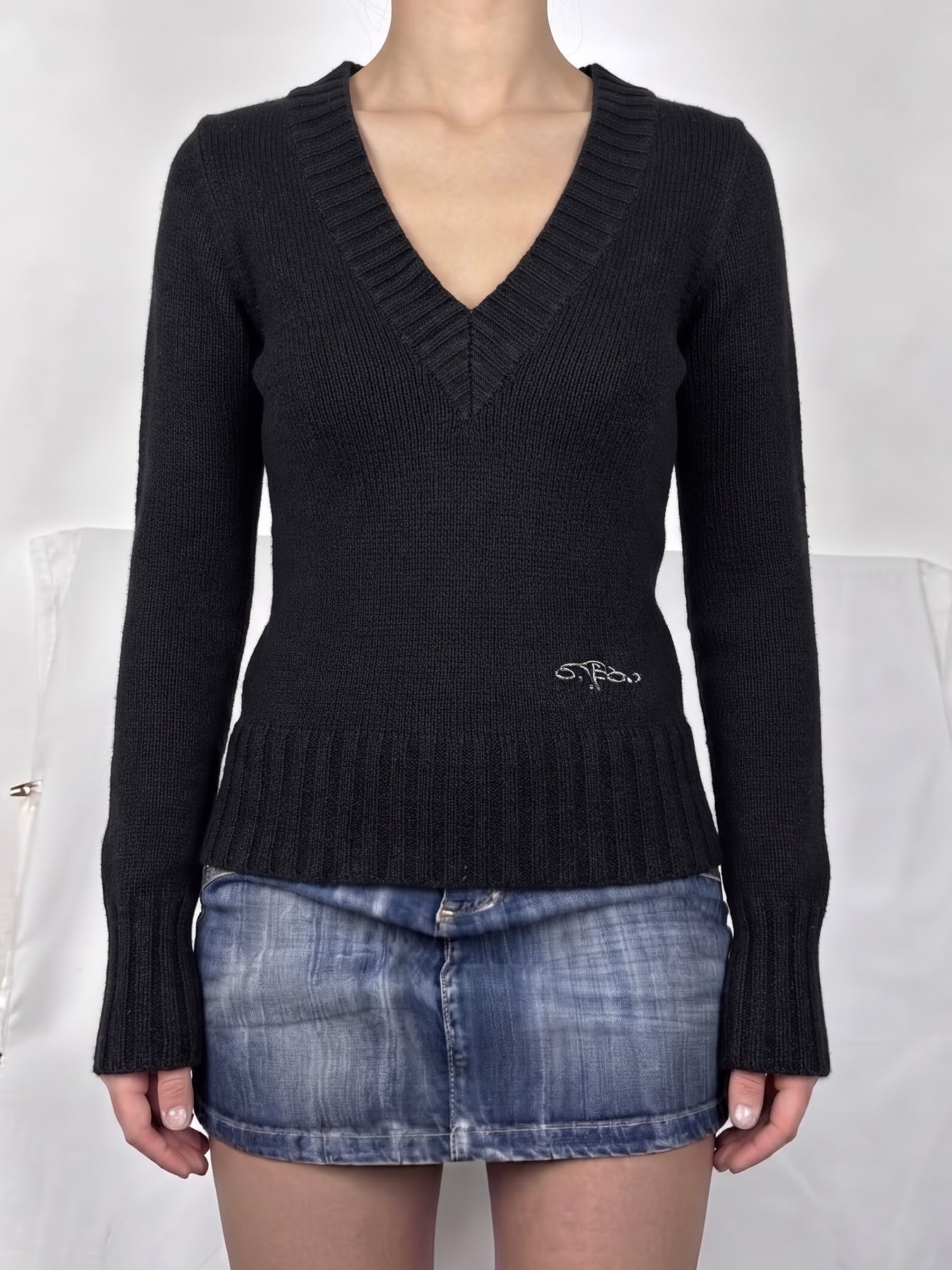 Mini-robe en maille grise à manches courtes avec nouage (S)