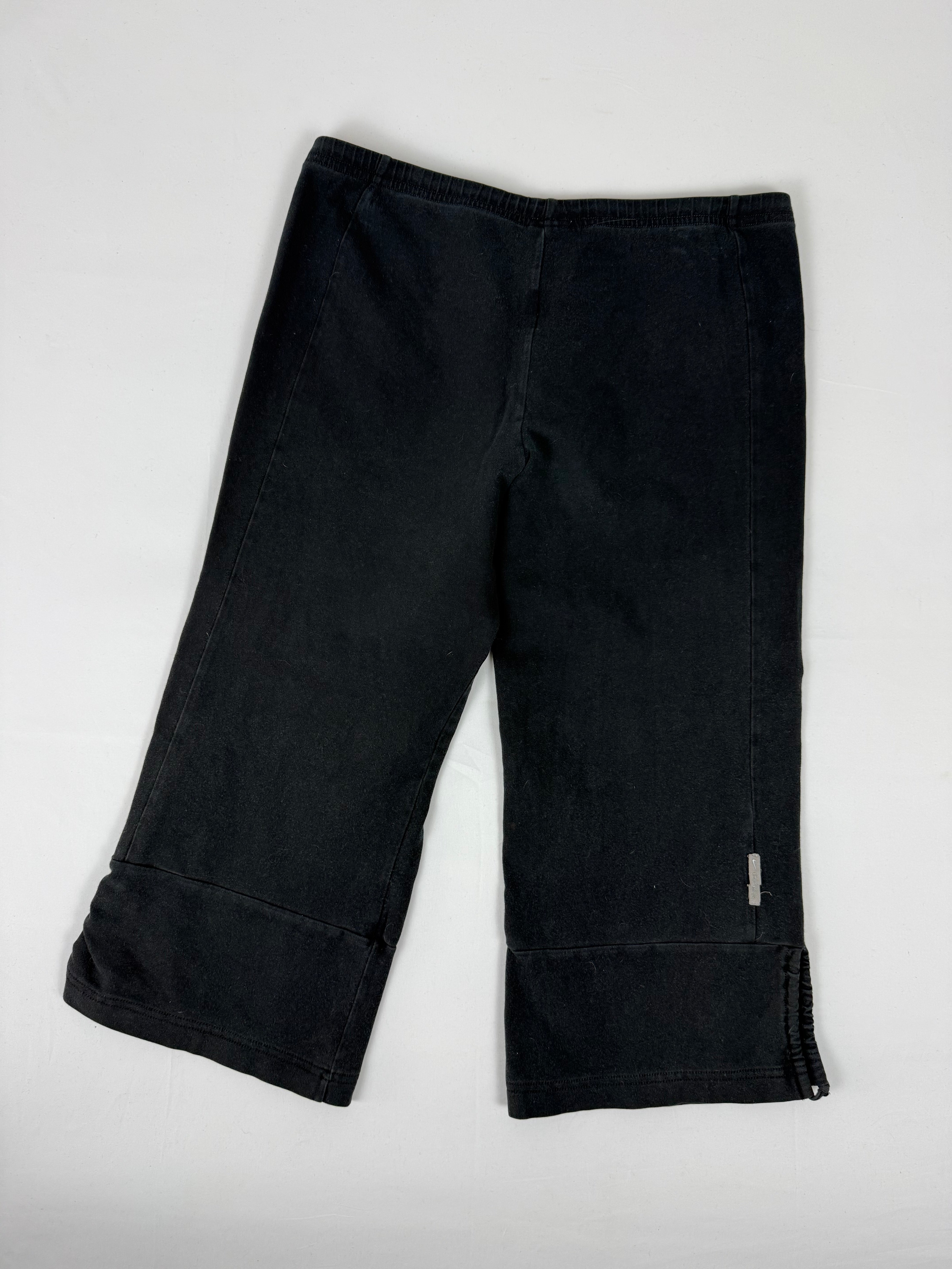 Black low rise capri activewear pants (S/M)