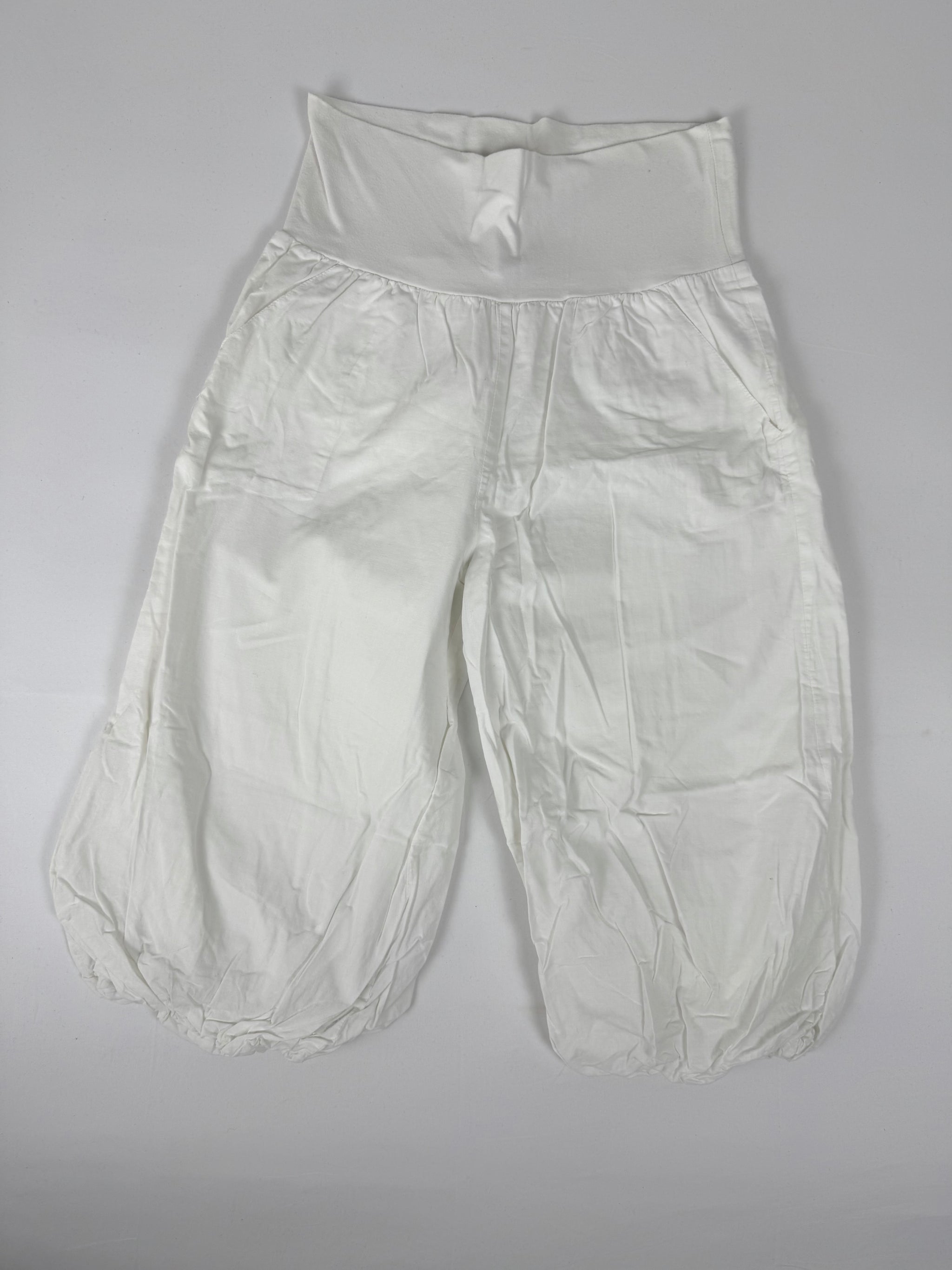White cotton low rise sirwal capri pants (M)