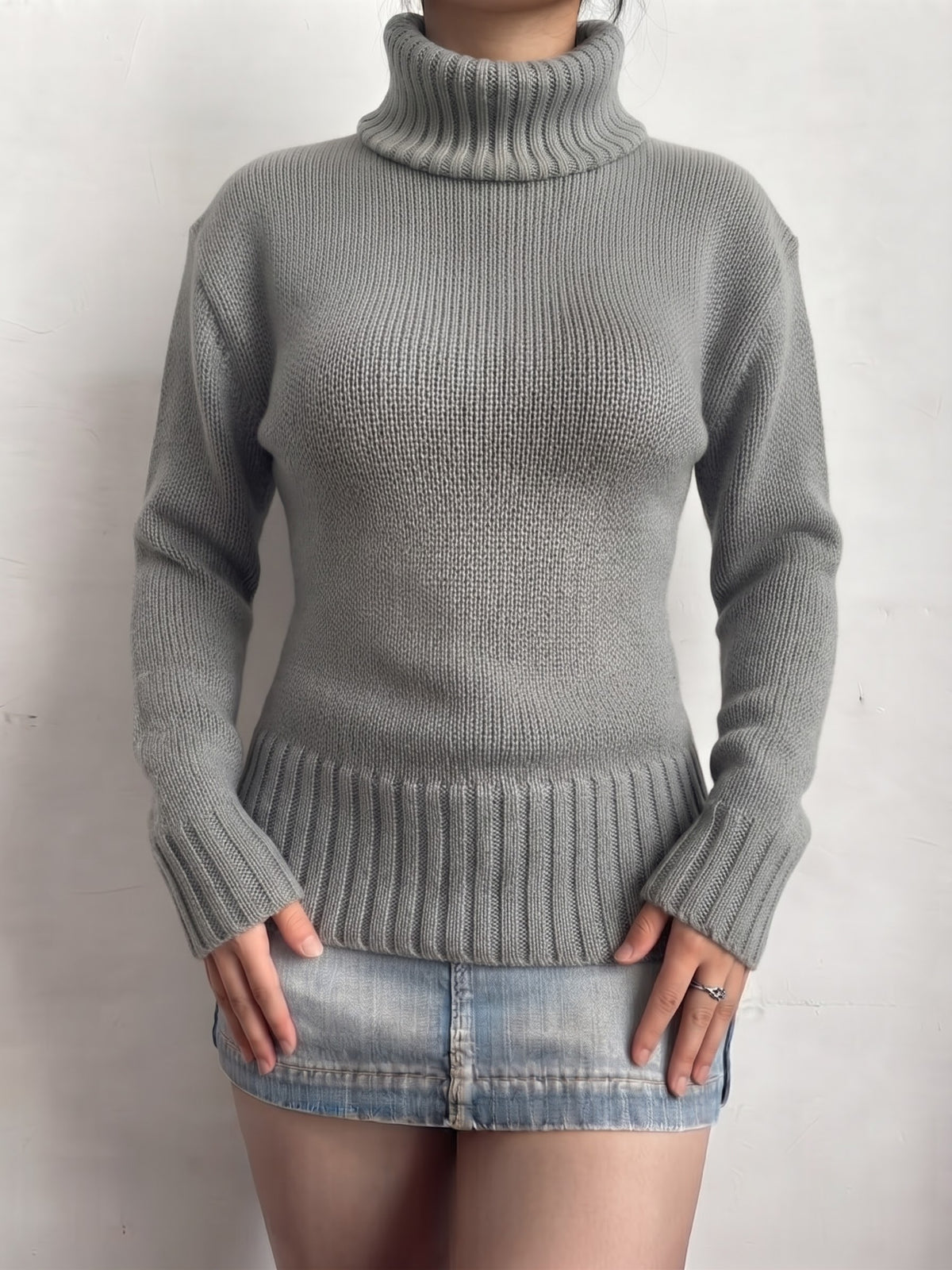 Grey knitted turtleneck jumper (XL)