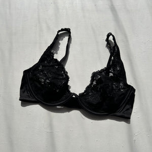 Black lace vintage bra (75D)