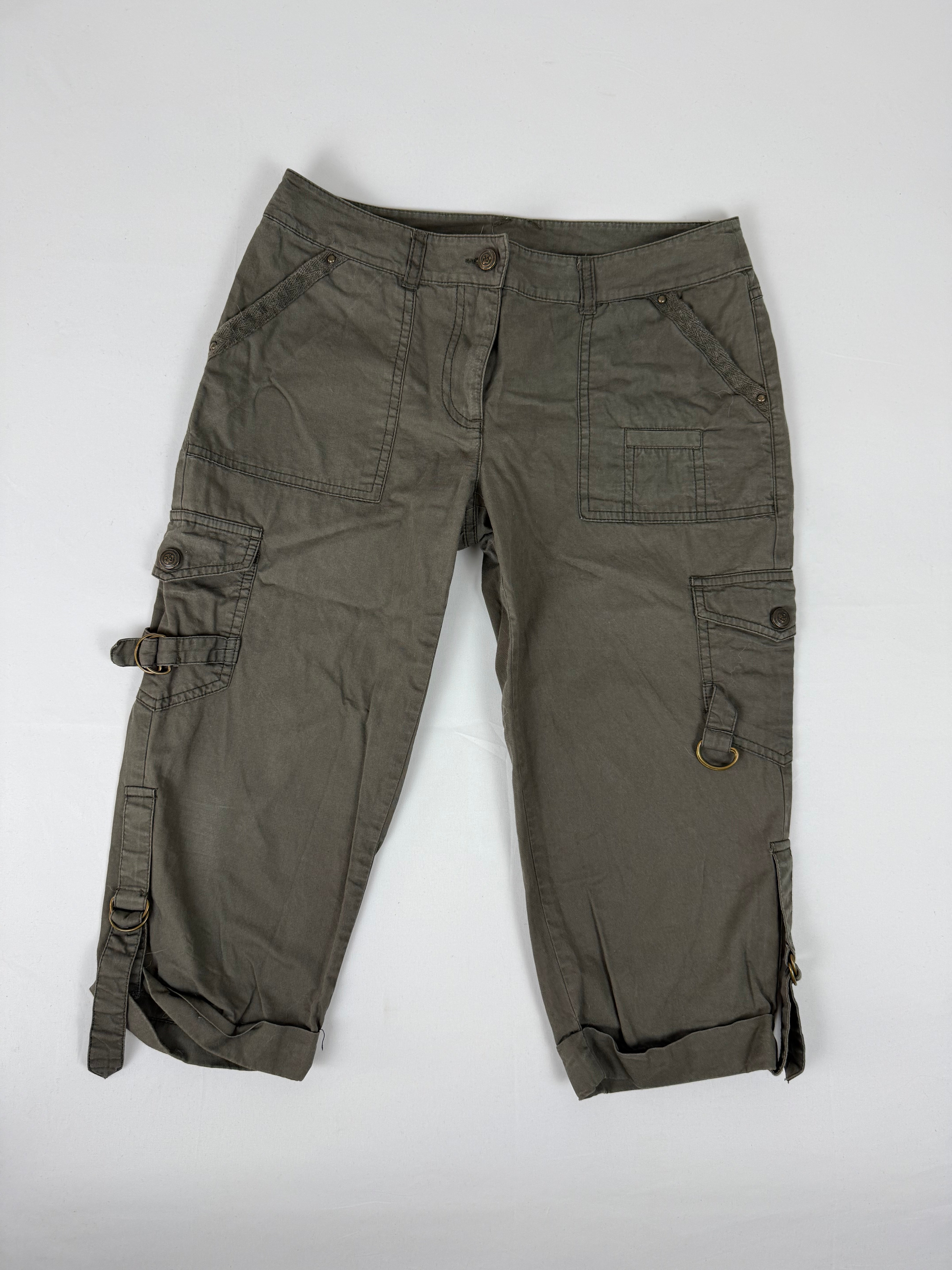 Khaki cargo low rise capri pants (S/M)