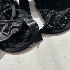 Black lace vintage bra (75D)