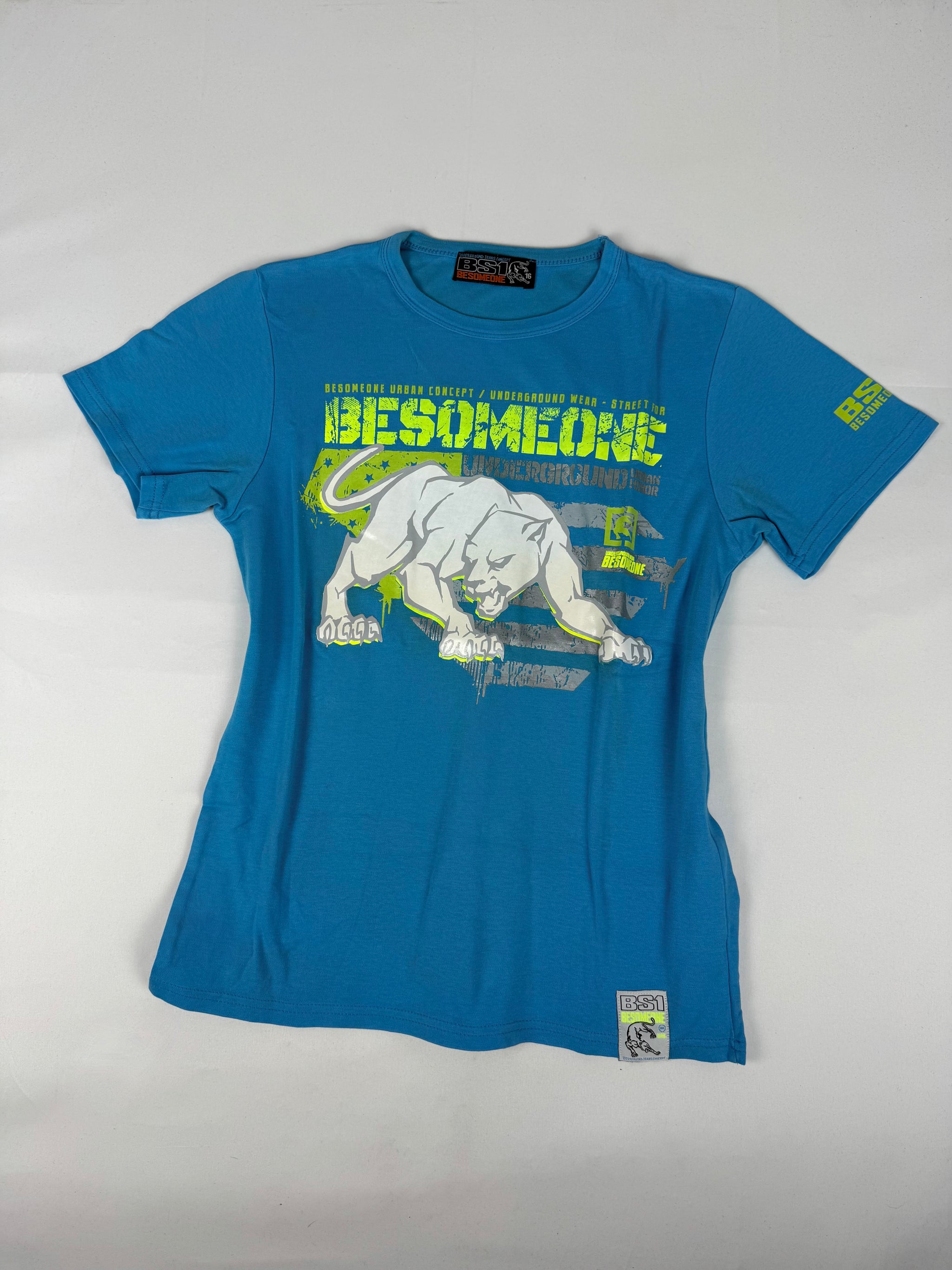 Blue panther graphic 100% cotton tee (M/L)