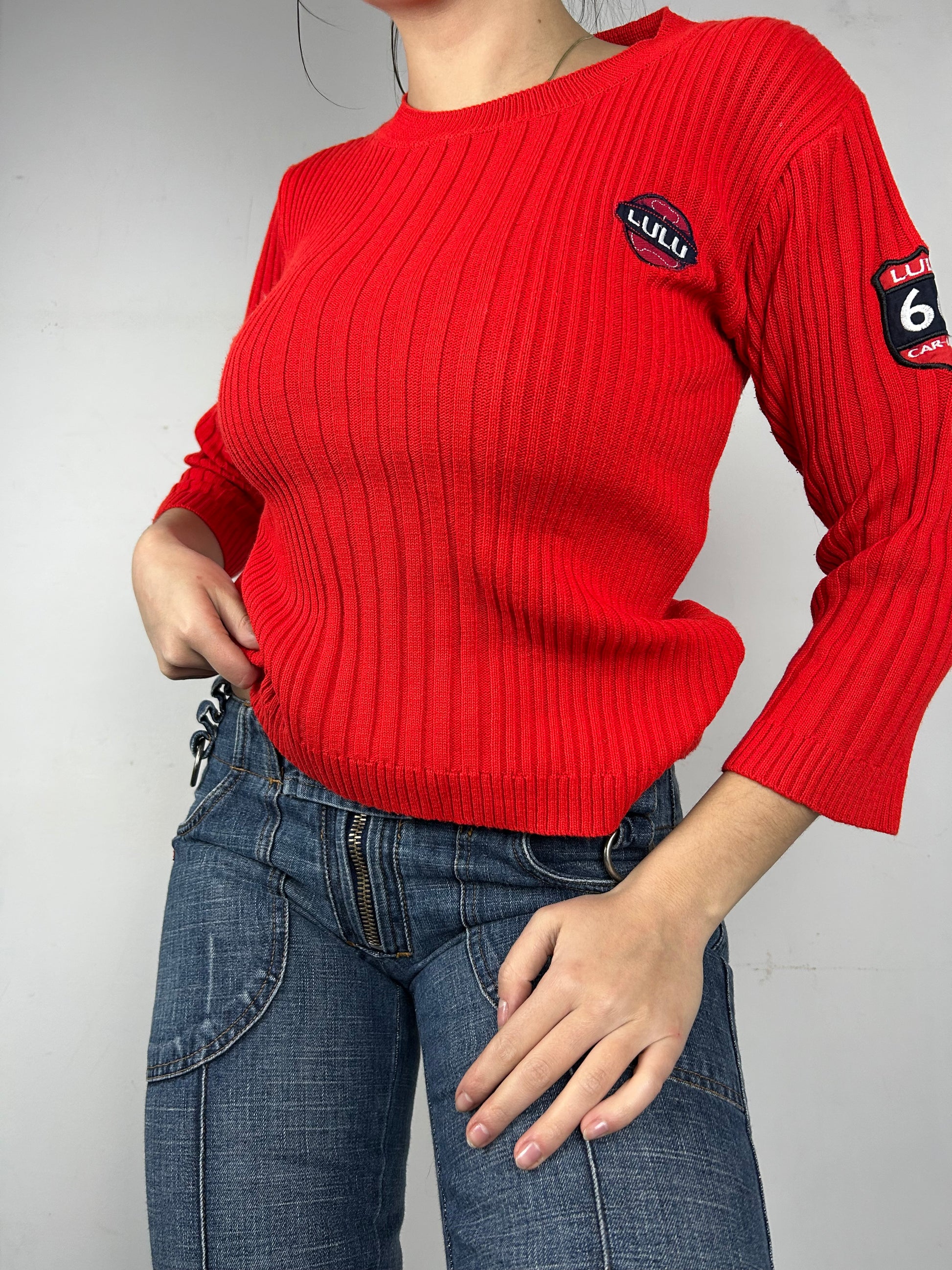 Red ribbed round neck jumper (S/M)