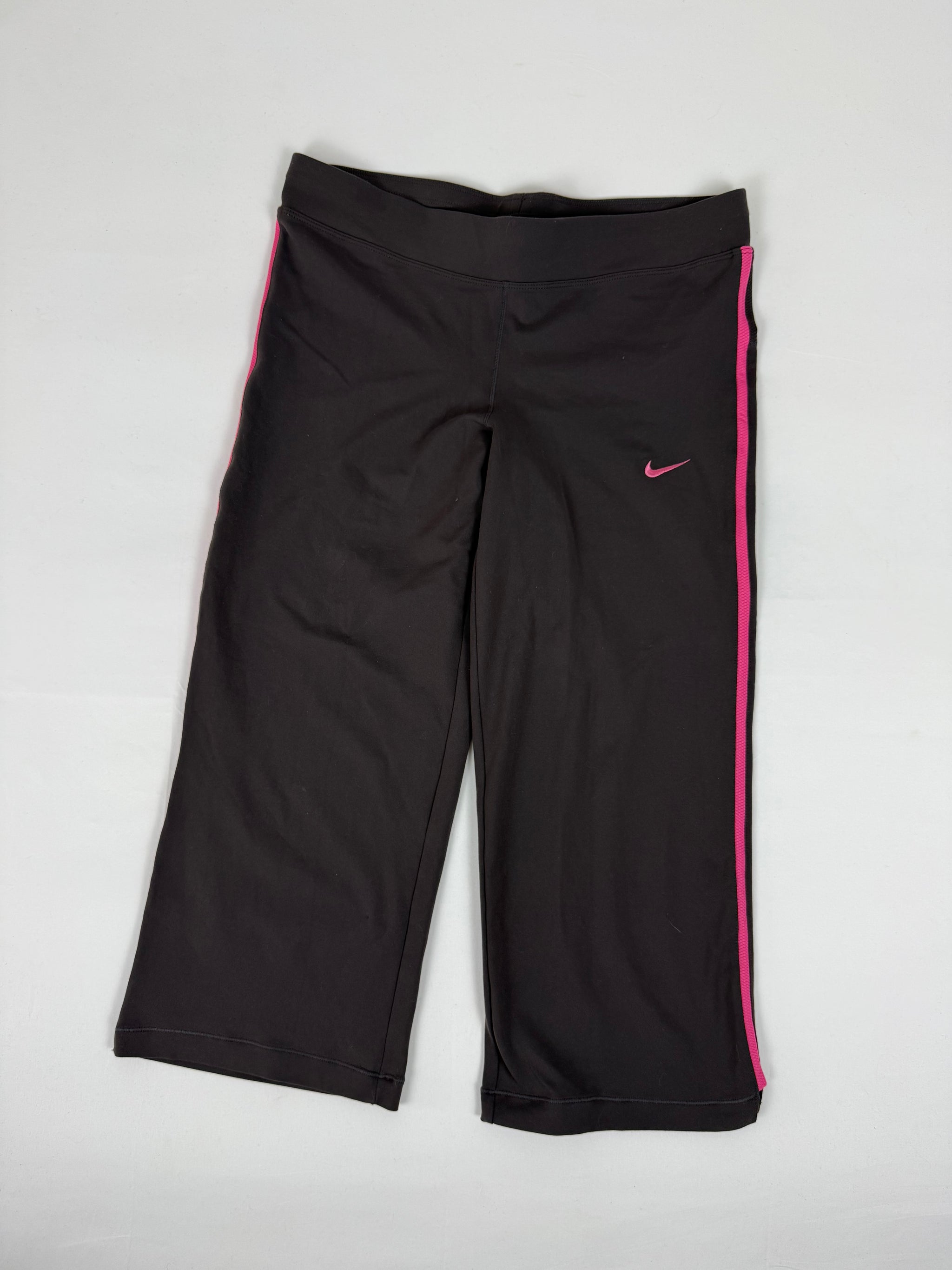 Black stretchy activewear capri pants (M)