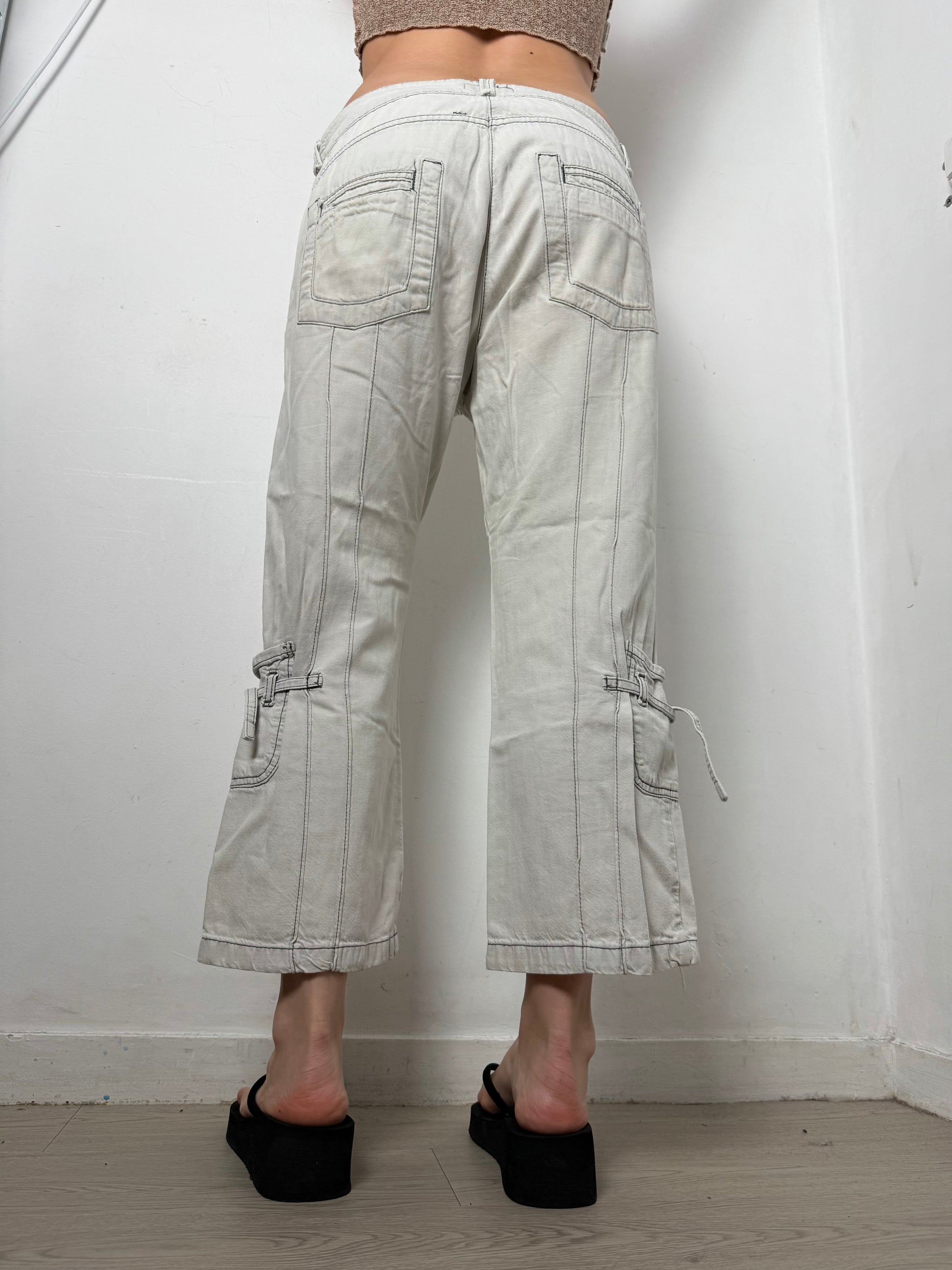 White low rise baggy capri pants (XL)