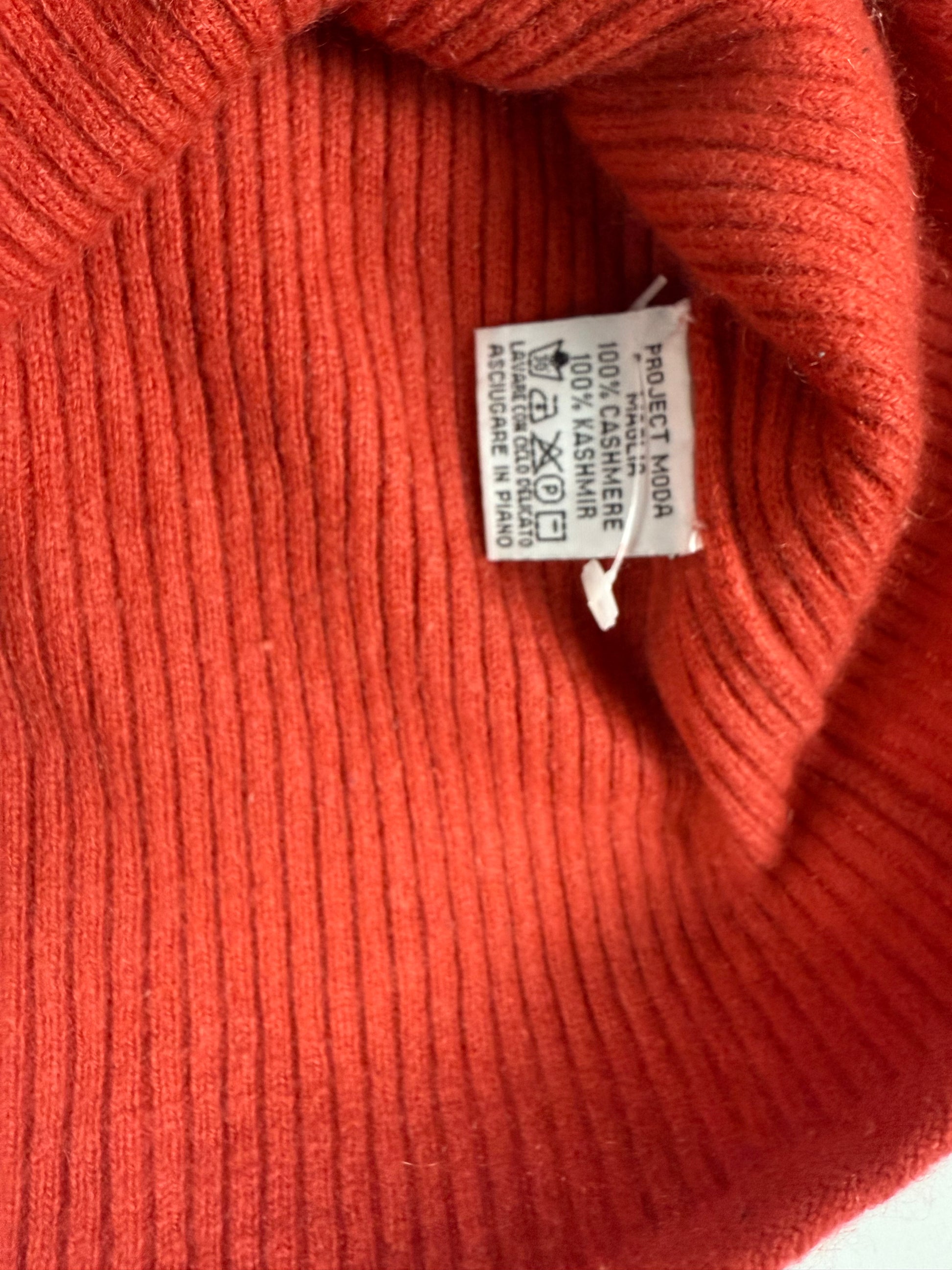 Orange 100% cashmere ribbed V neck tight fit jumper (S/M)