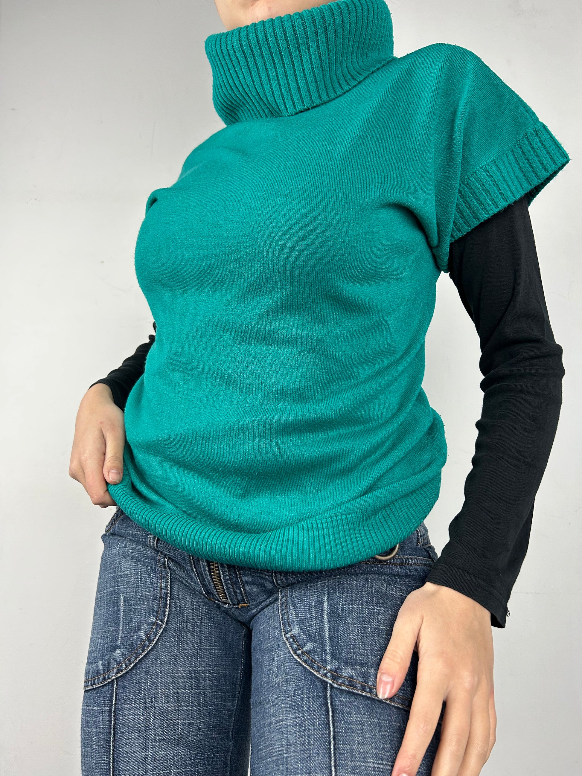 Green turtleneck  jumper tee (M/L)