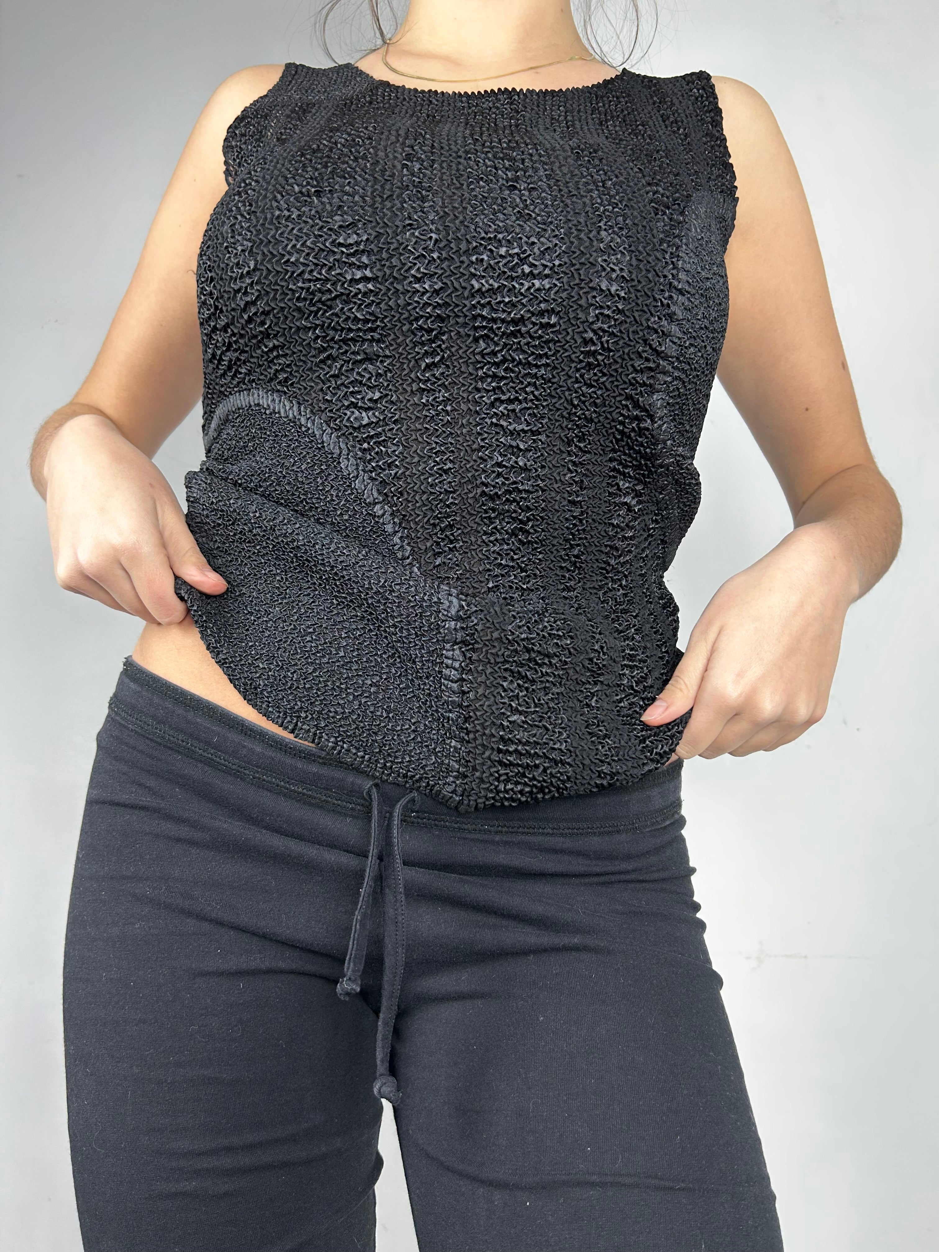 Black stretchy knitted tank top (M)