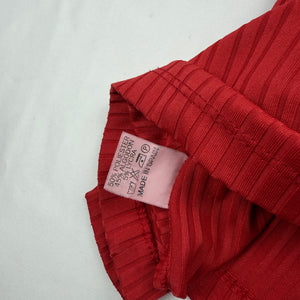 Red ribbed zip up tee (L)