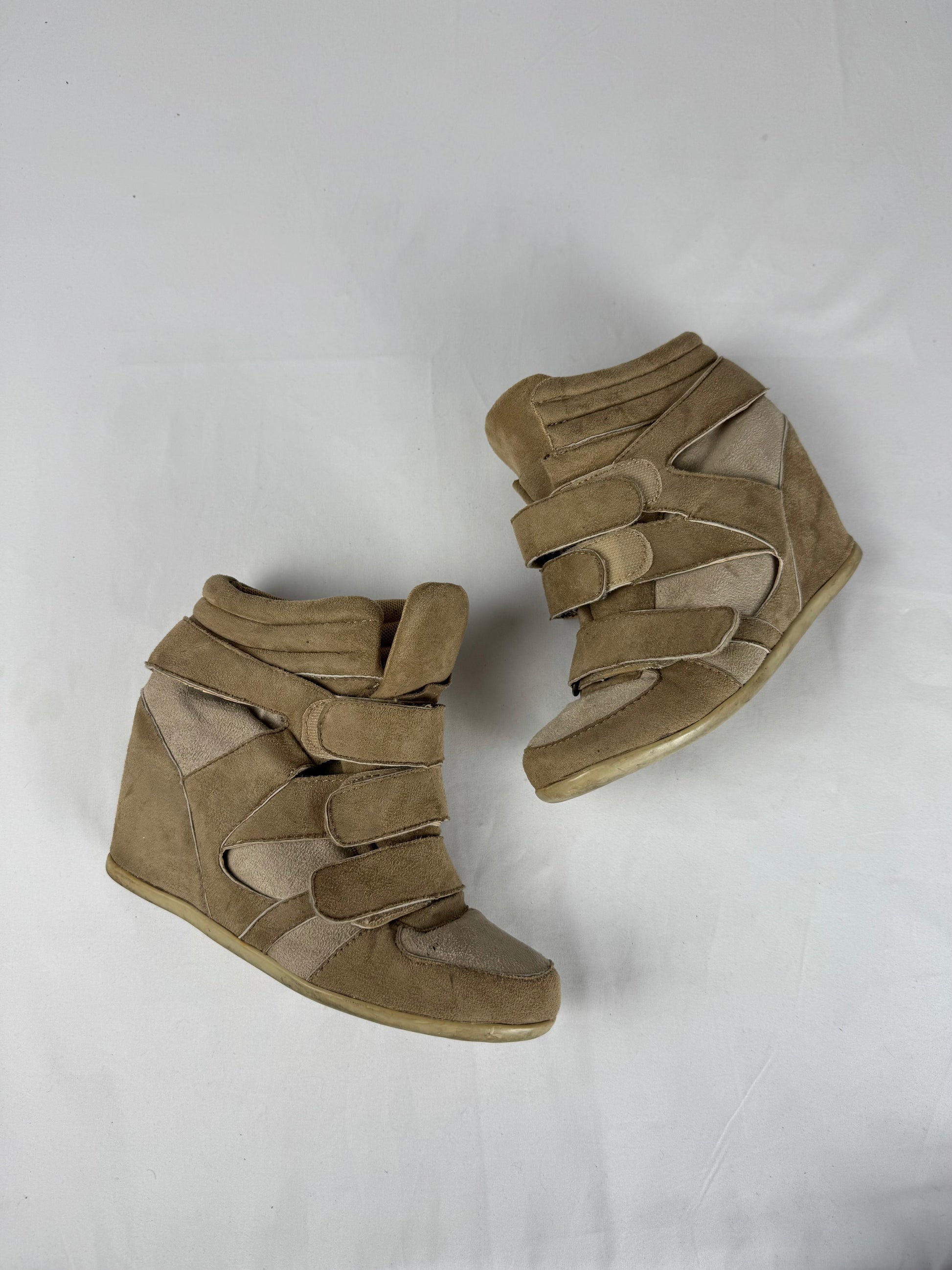 Beige wedge heels sneakers (38)