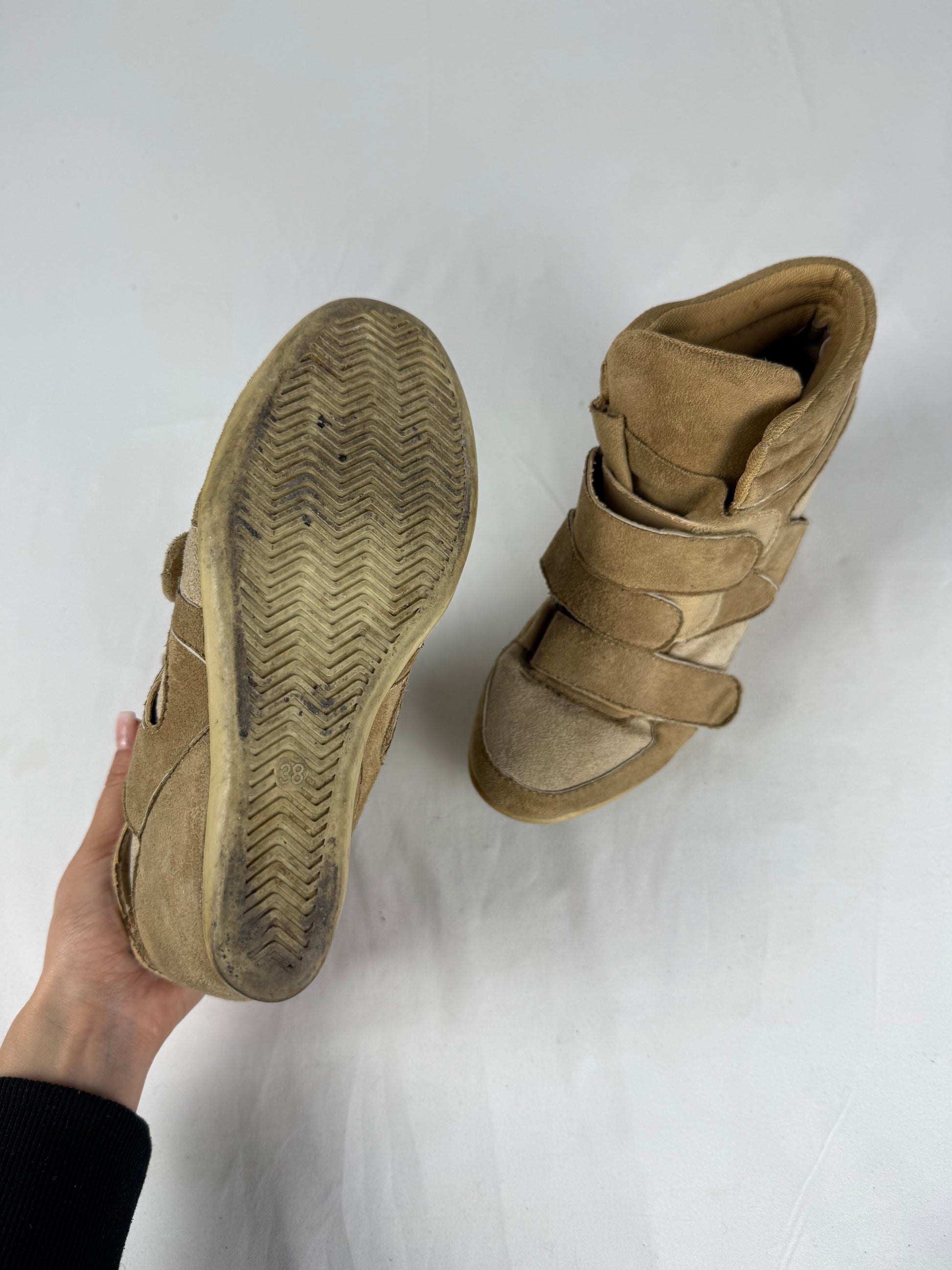 Beige wedge heels sneakers (38)