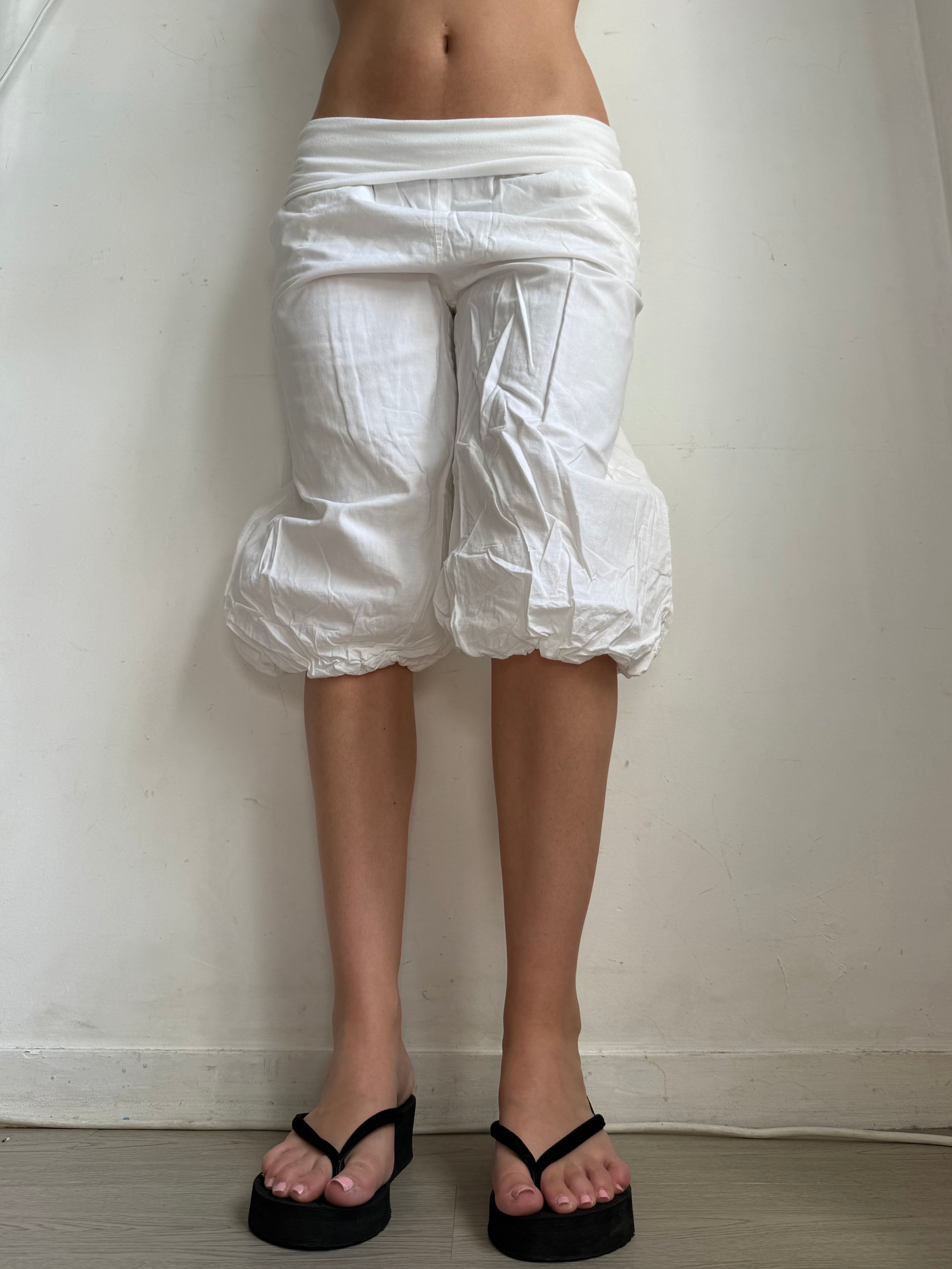 White cotton low rise sirwal capri pants (M)