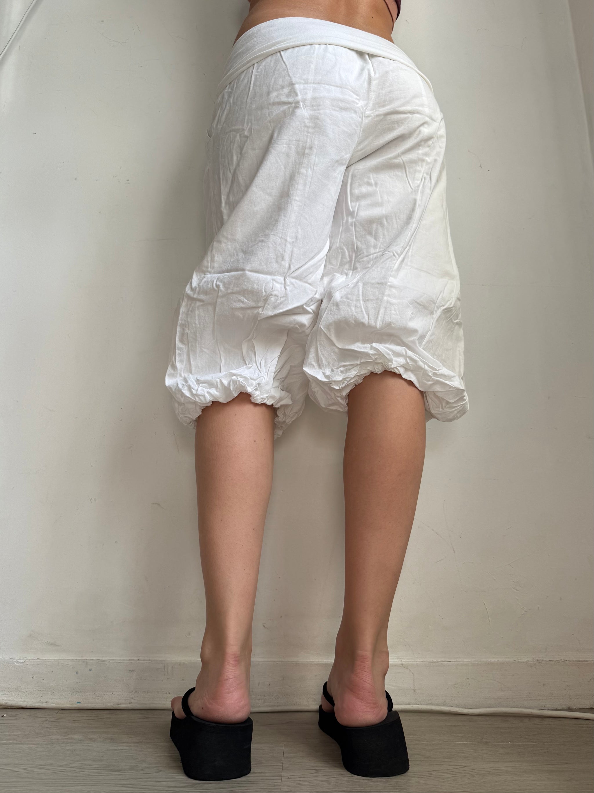 White cotton low rise sirwal capri pants (M)