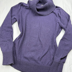 Purple turtleneck jumper (M)