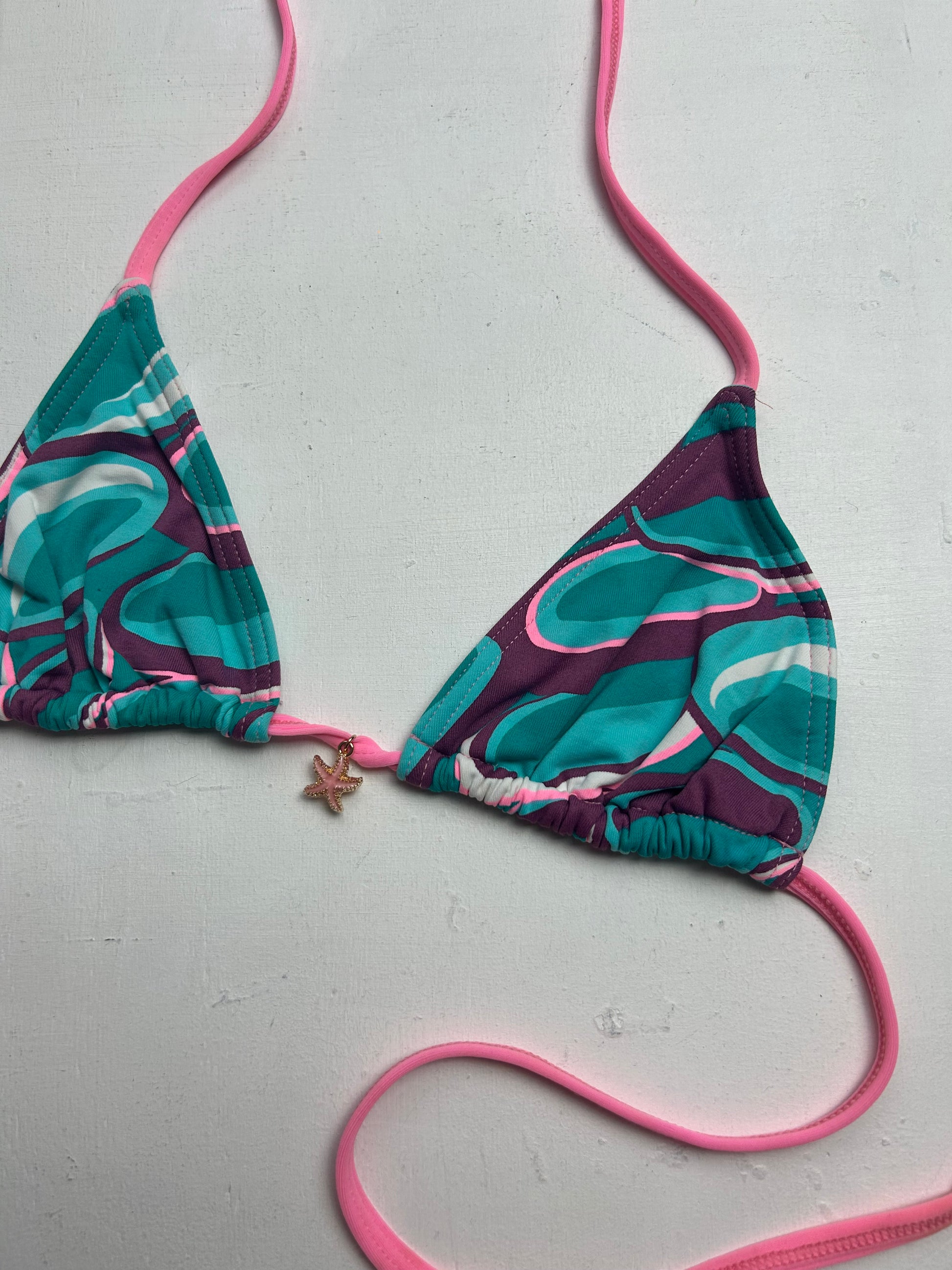 Blue & pink pendanty2k vintage bikini top (XS)