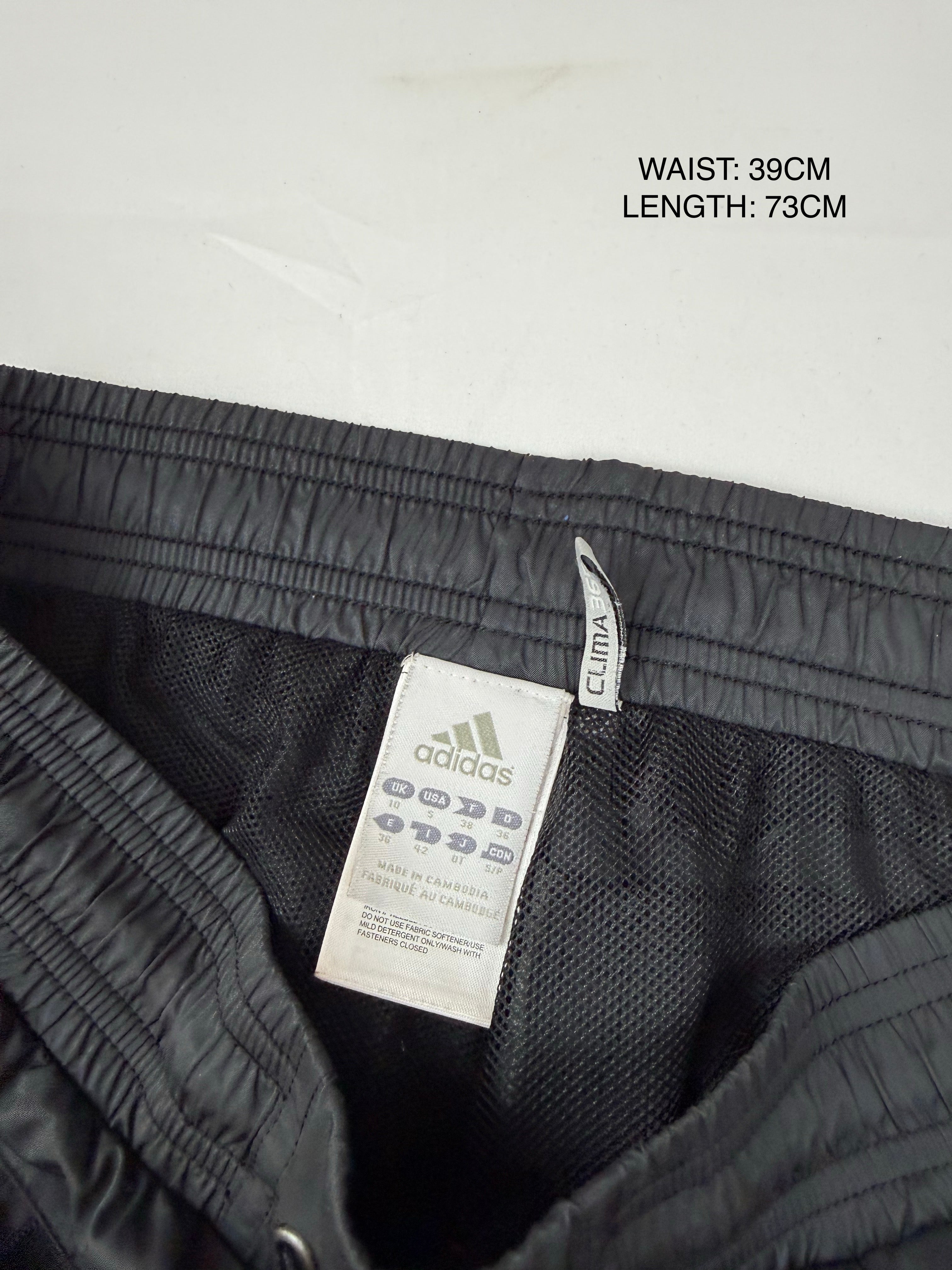 Black activewear low rise capri pants (M)