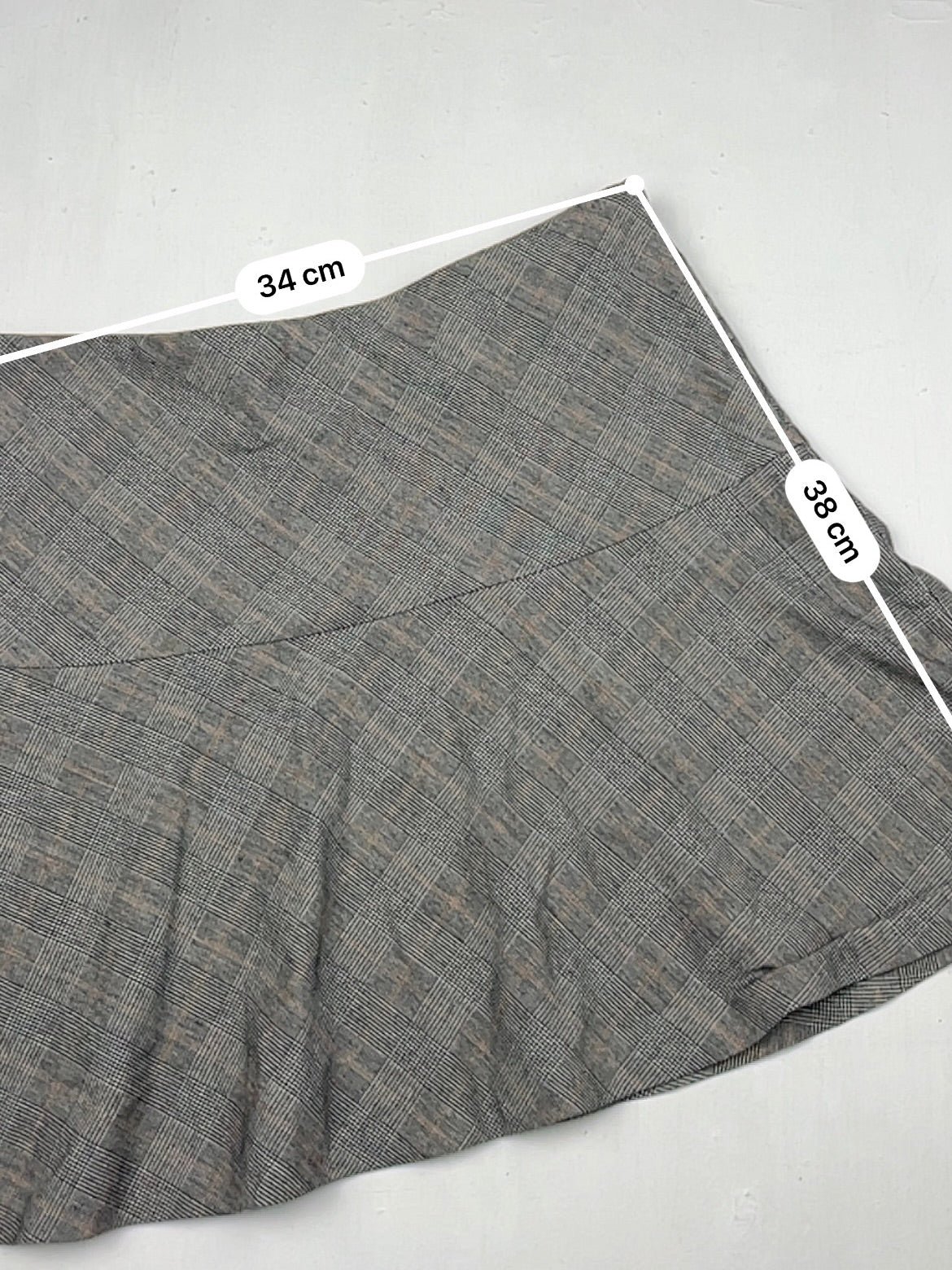 Grey check print low rise mini skirt (S)