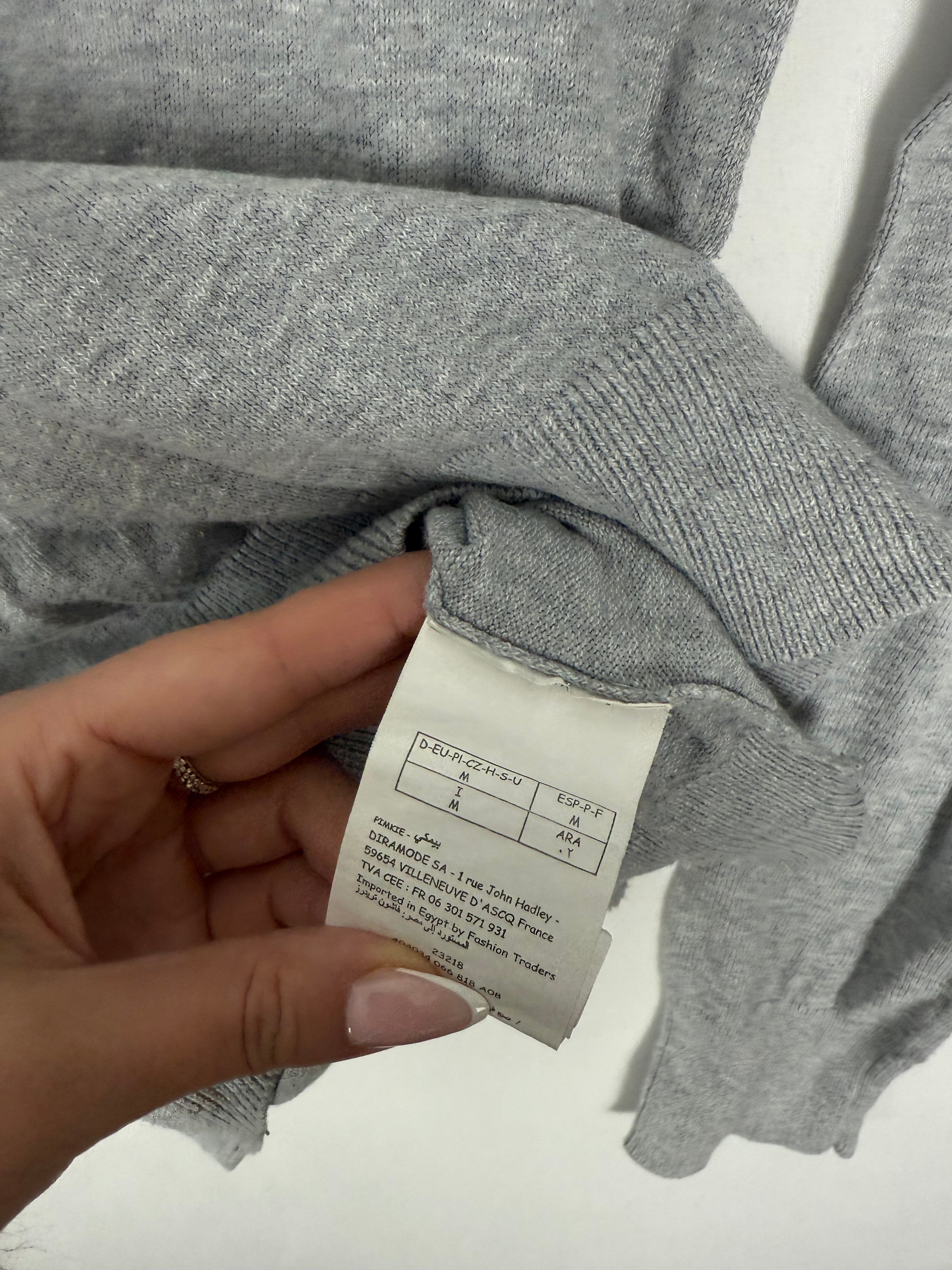 Grey V neck jumper (M)