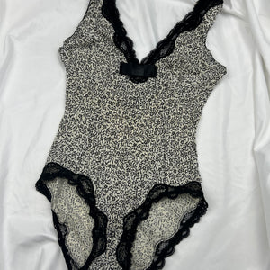 Beige lace detail body top (S)