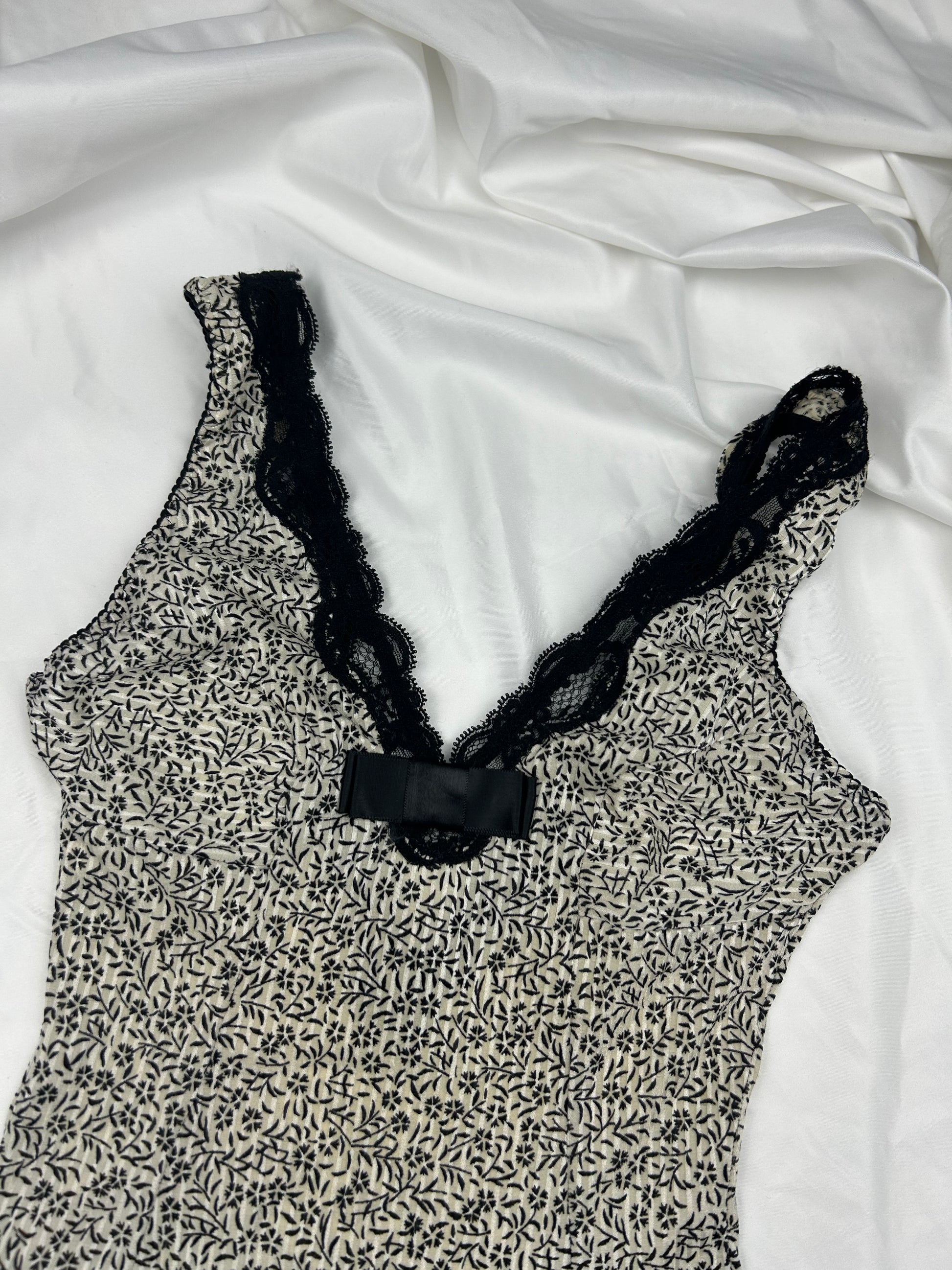 Beige lace detail body top (S)