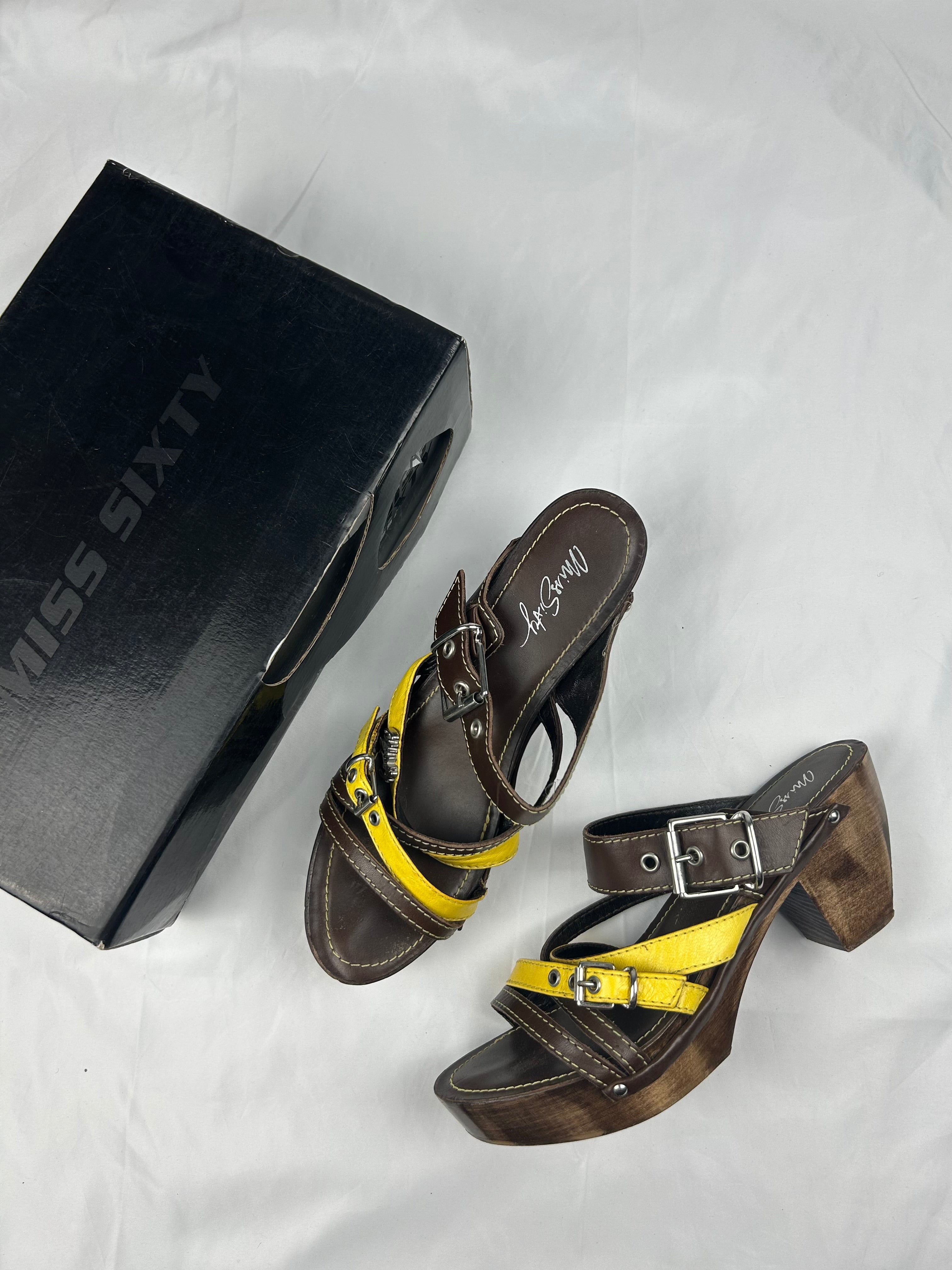 Yellow wood clogs heels (41)
