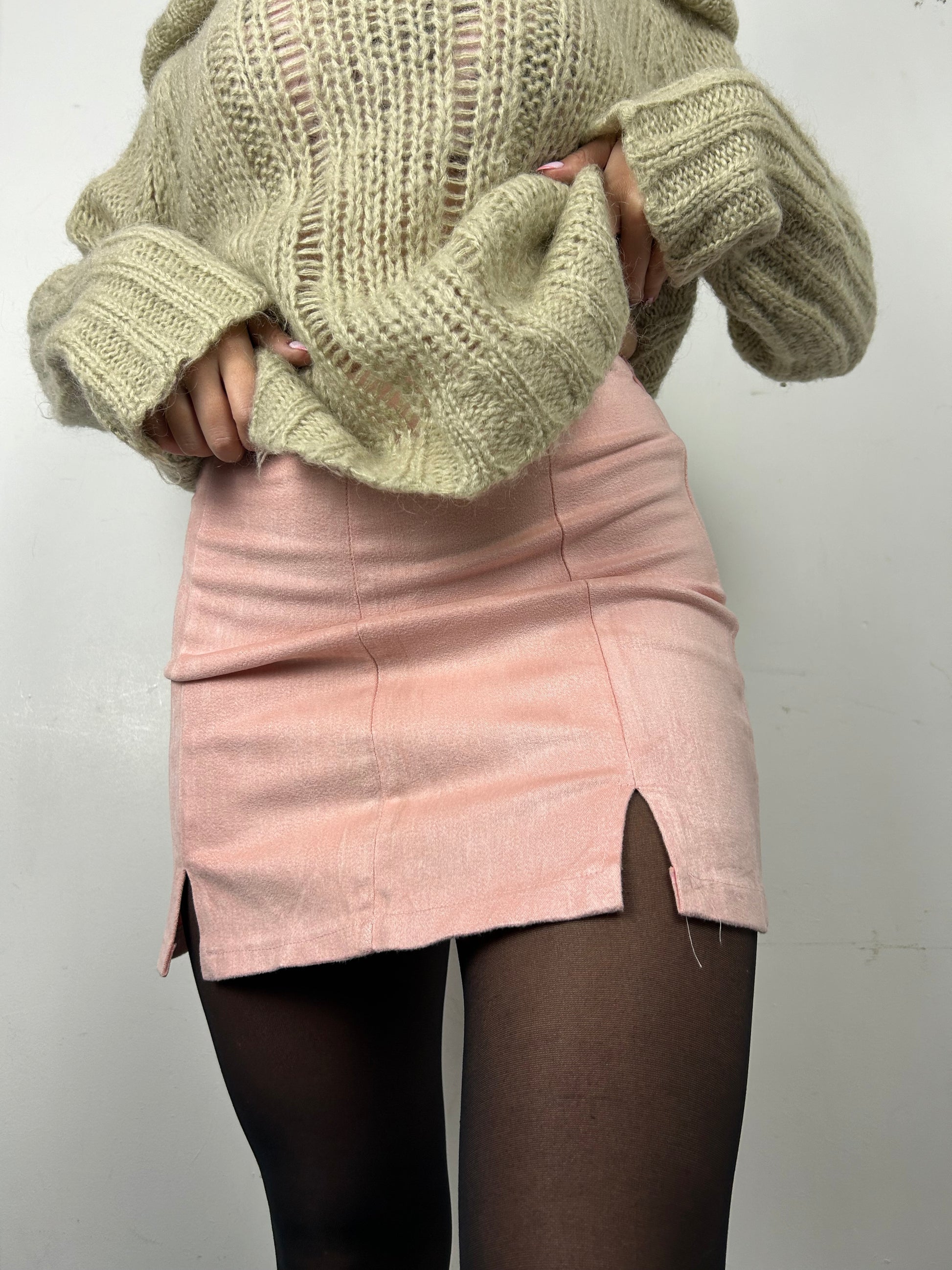 Baby pink low rise pleated mini skirt (S)