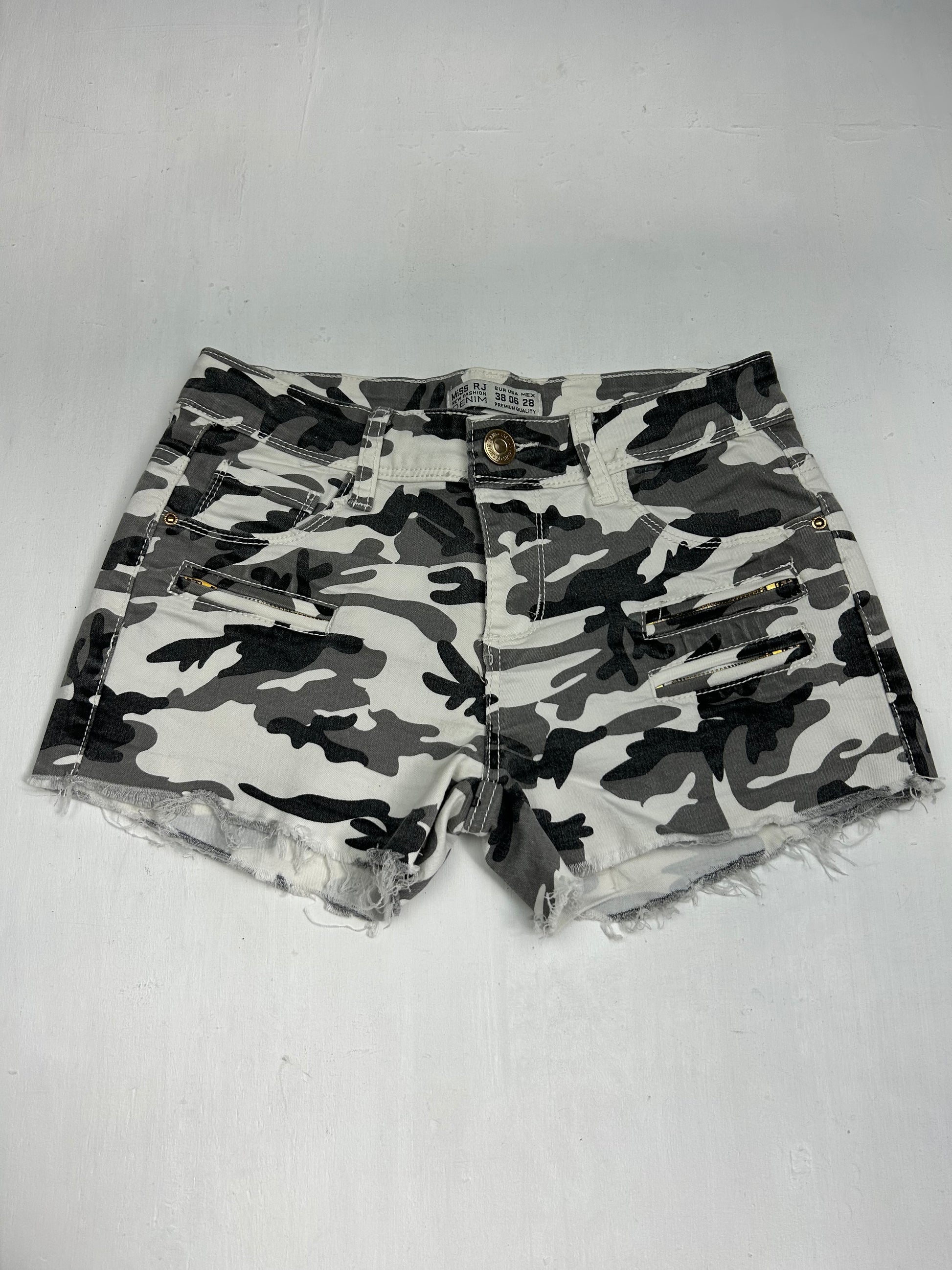 Grey camo denim low rise mini short (XS)
