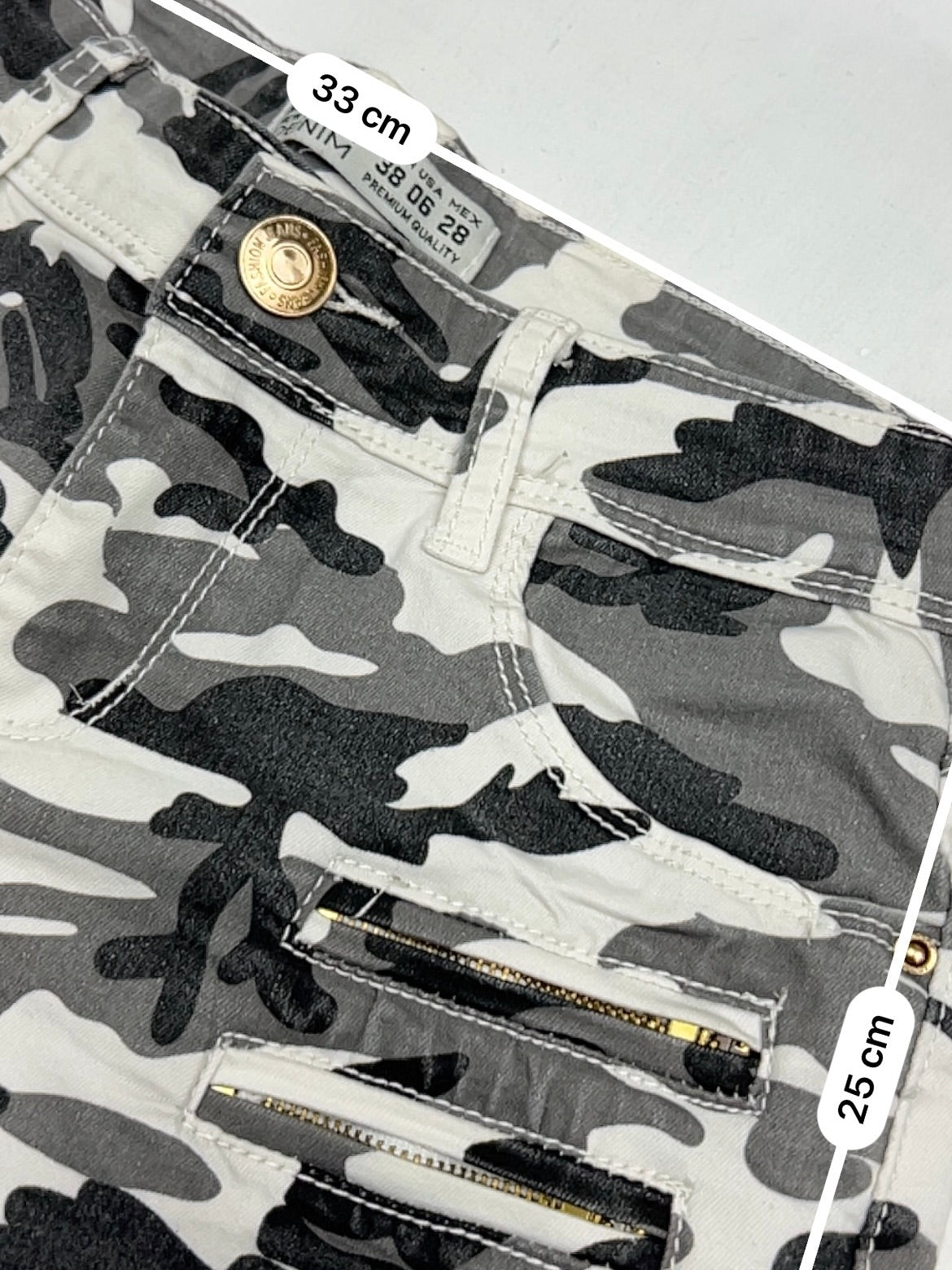 Grey camo denim low rise mini short (XS)